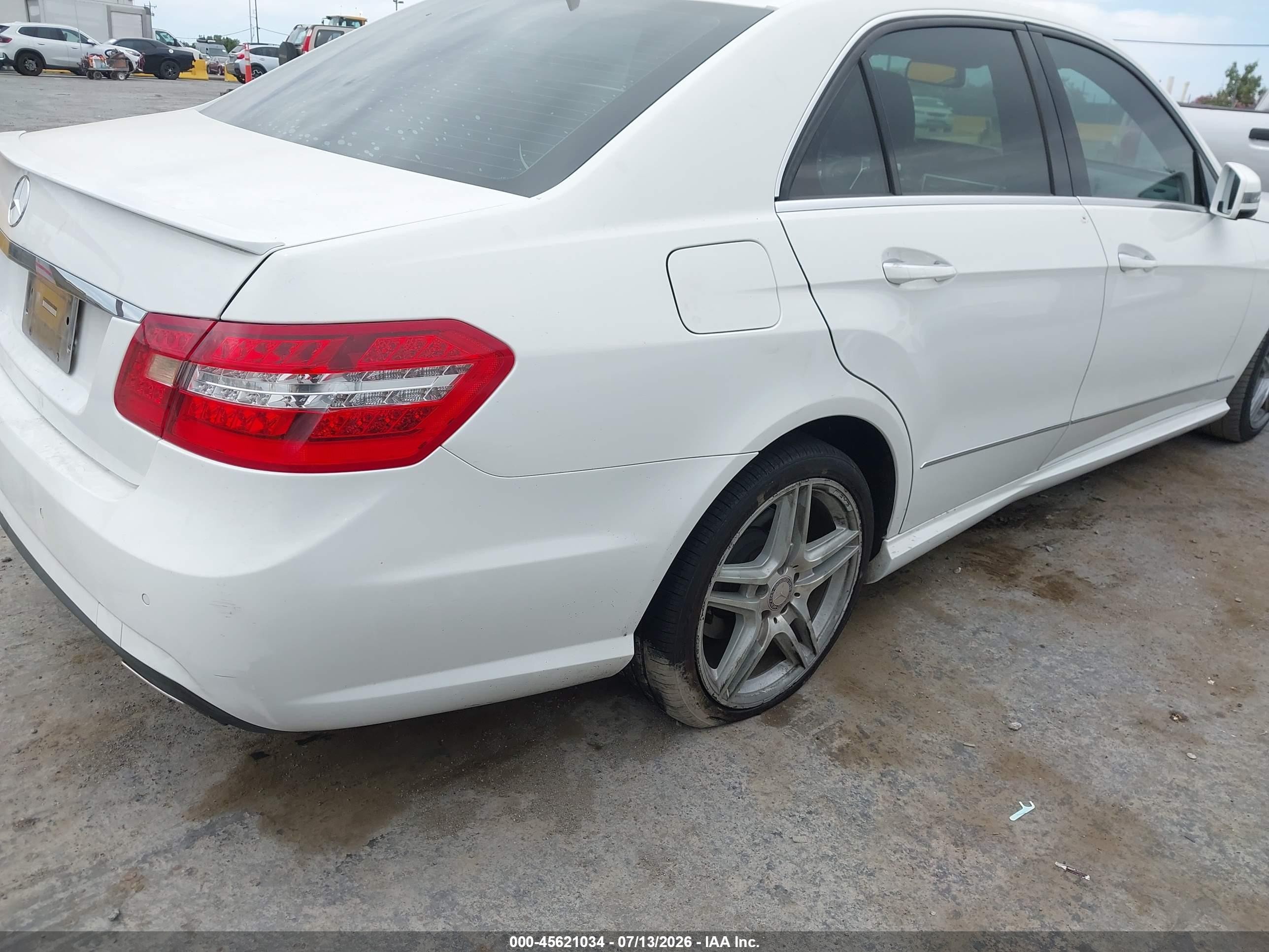 2013 Mercedes-benz E 350   White vin: WDDHF5KB4DA762170