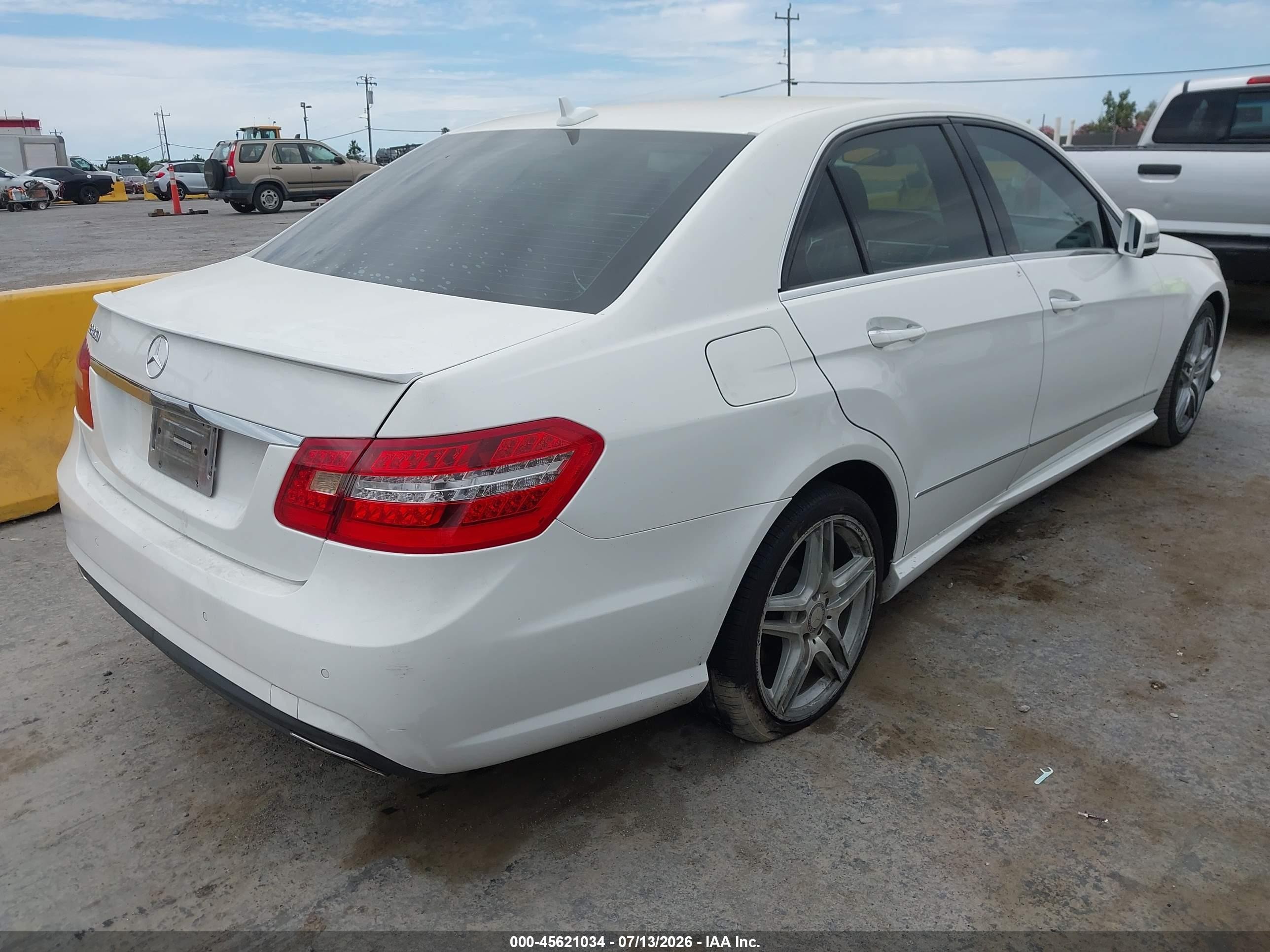 2013 Mercedes-benz E 350   White vin: WDDHF5KB4DA762170