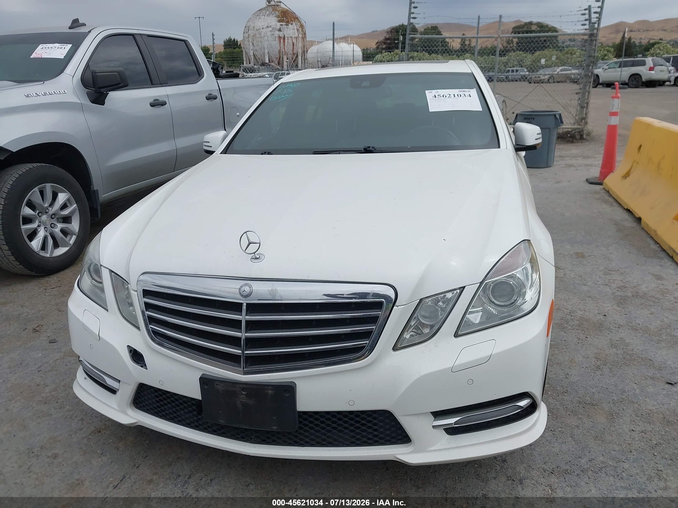 2013 Mercedes-benz E 350   White vin: WDDHF5KB4DA762170