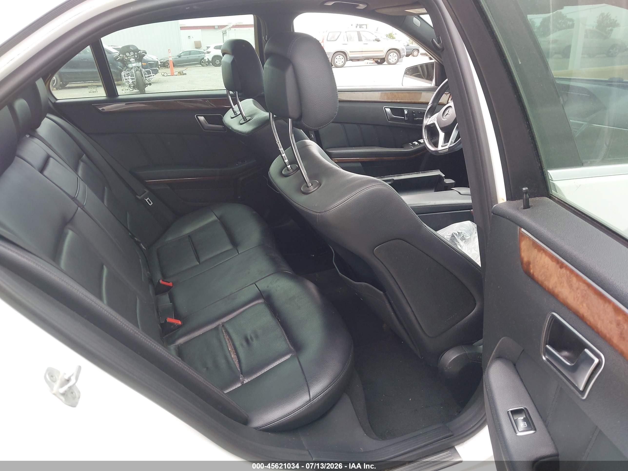 2013 Mercedes-benz E 350   White vin: WDDHF5KB4DA762170