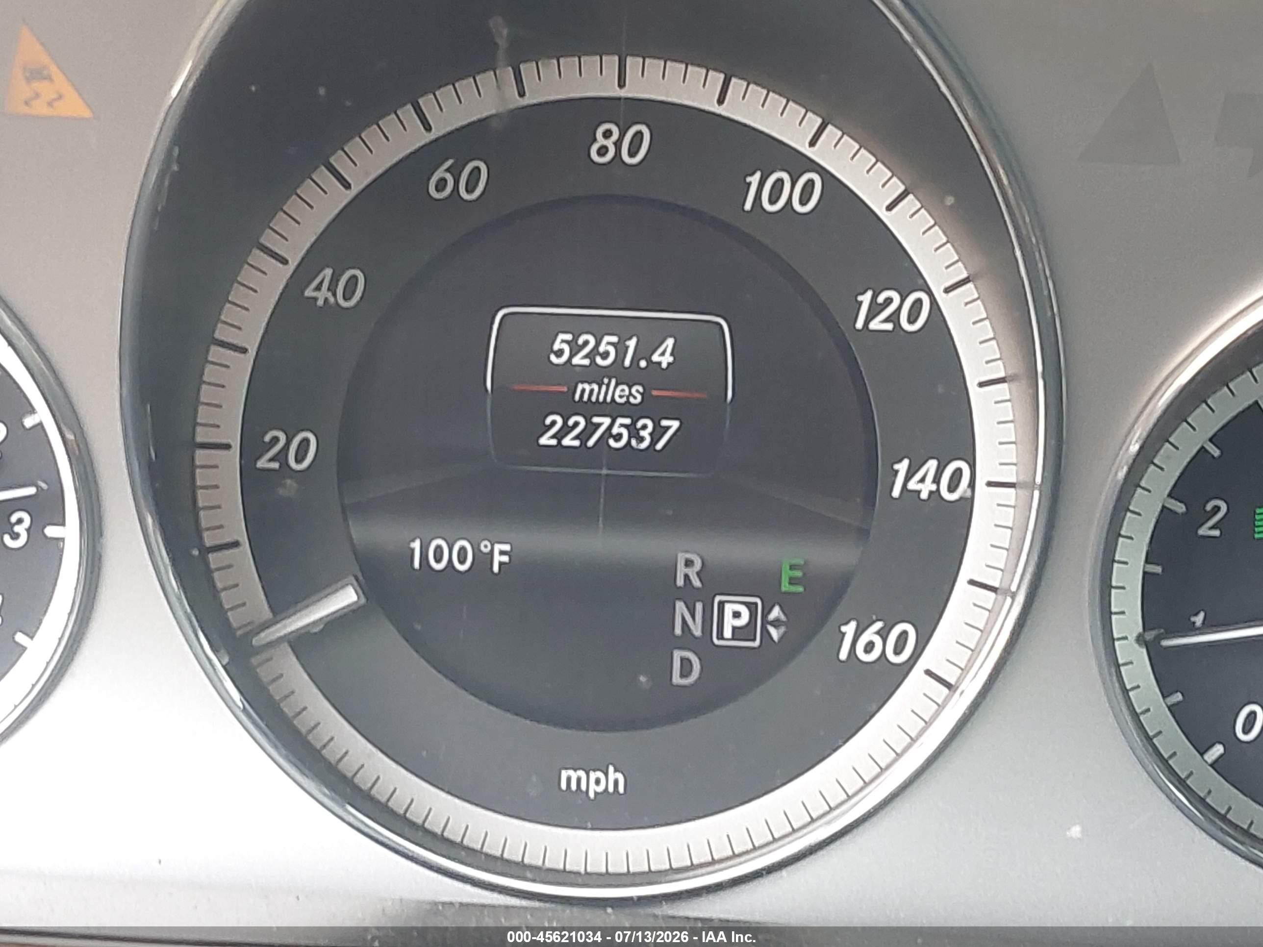 2013 Mercedes-benz E 350   White vin: WDDHF5KB4DA762170