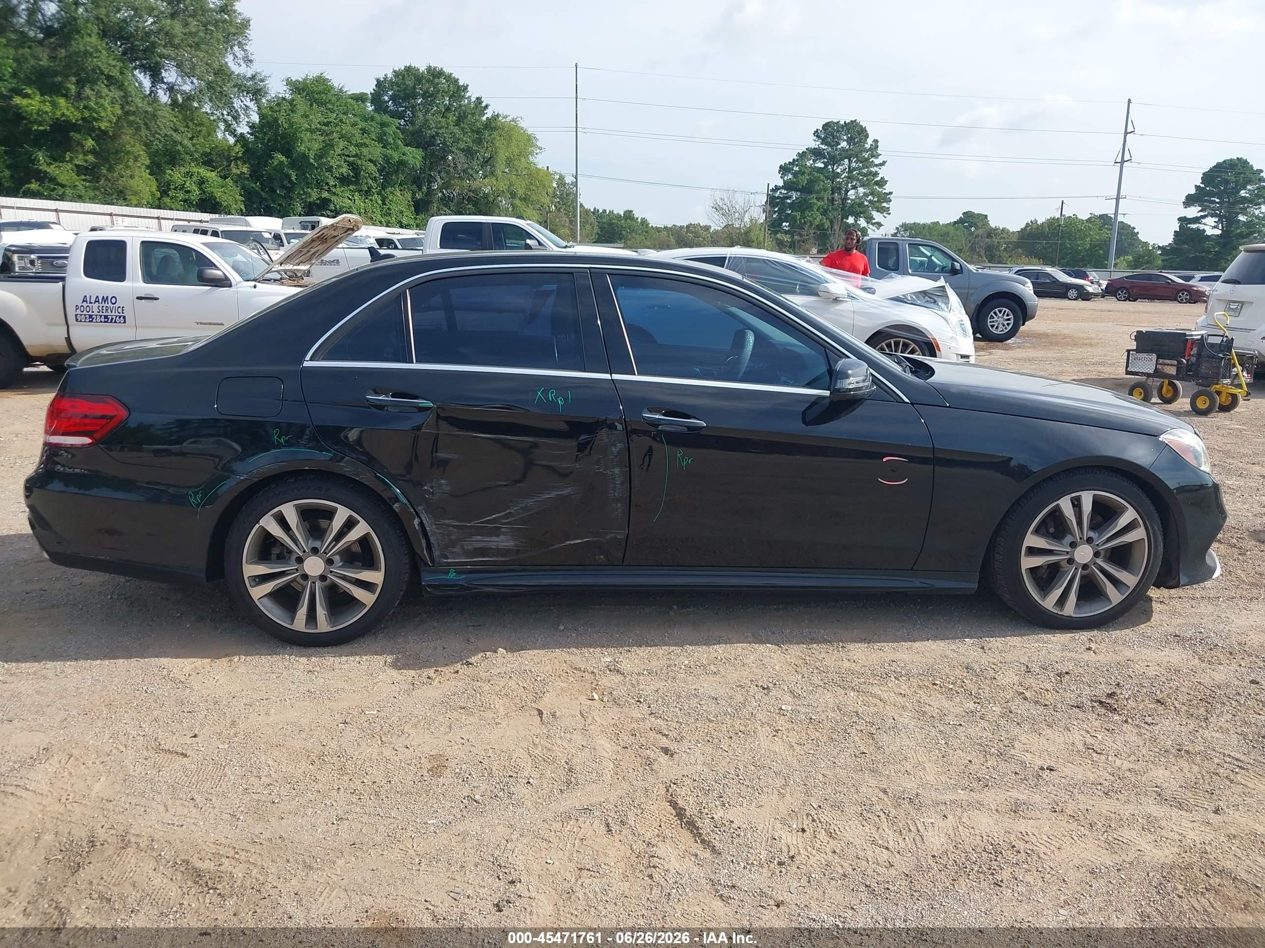 2014 Mercedes-benz E 350   Black vin: WDDHF5KB4EA874517