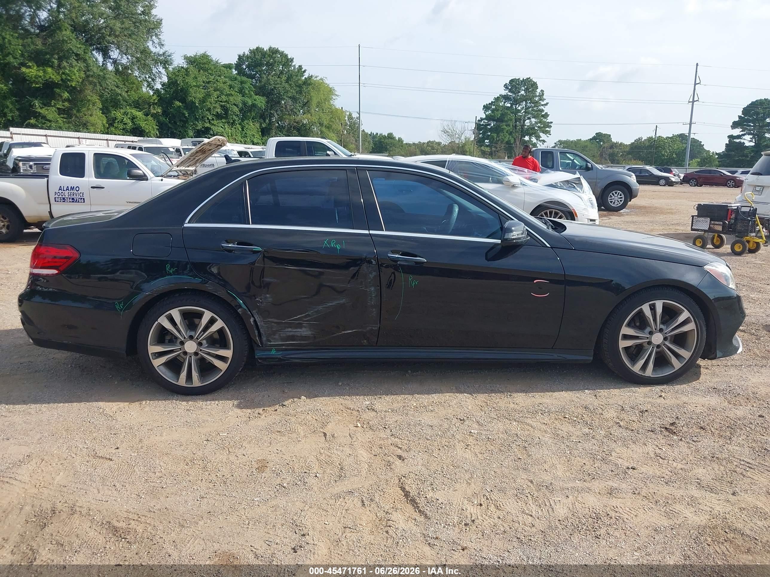 2014 Mercedes-benz E 350   Black vin: WDDHF5KB4EA874517