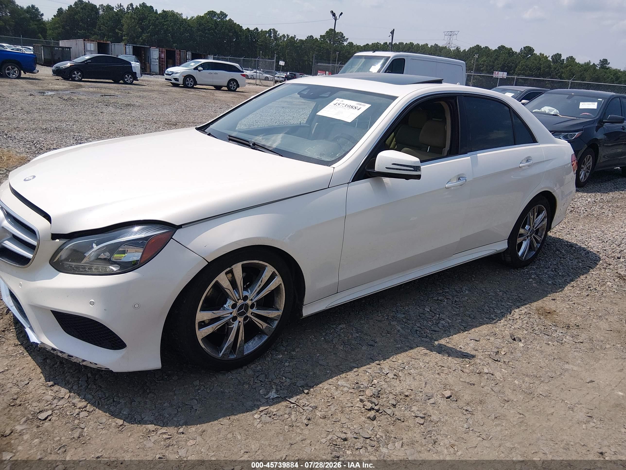 2014 Mercedes-benz E 350 White vin: WDDHF5KB4EA888935