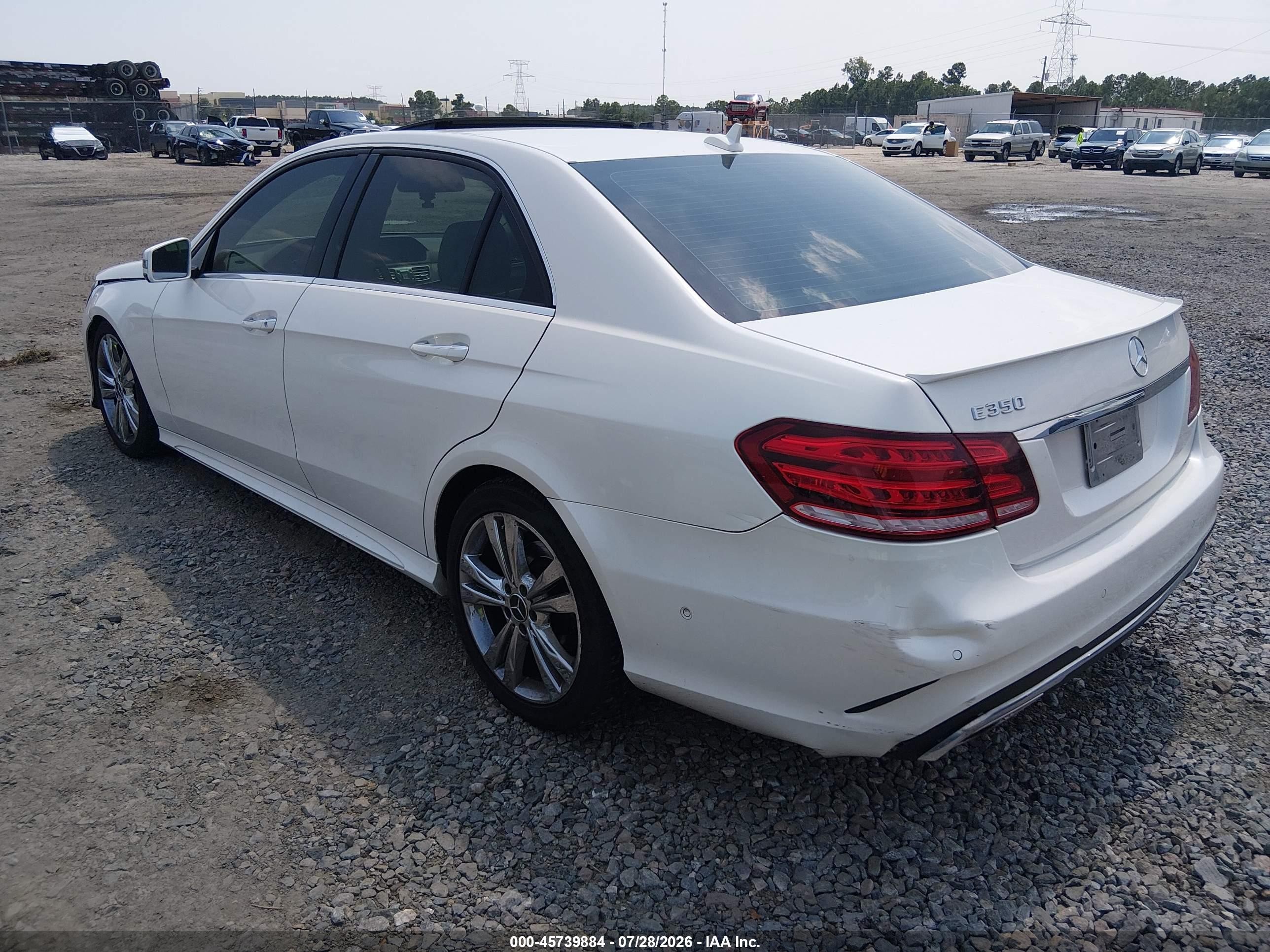 2014 Mercedes-benz E 350 White vin: WDDHF5KB4EA888935