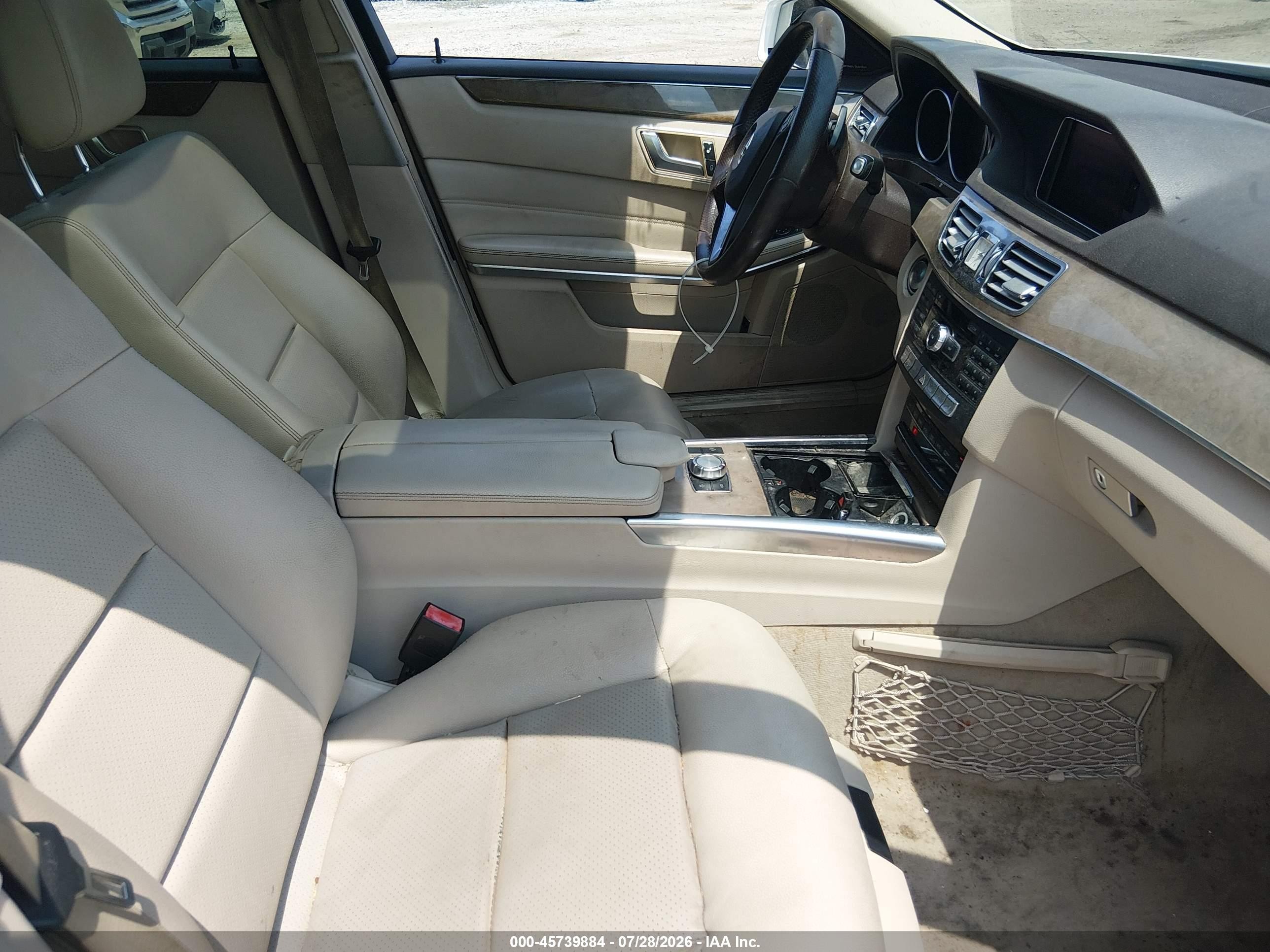 2014 Mercedes-benz E 350 White vin: WDDHF5KB4EA888935