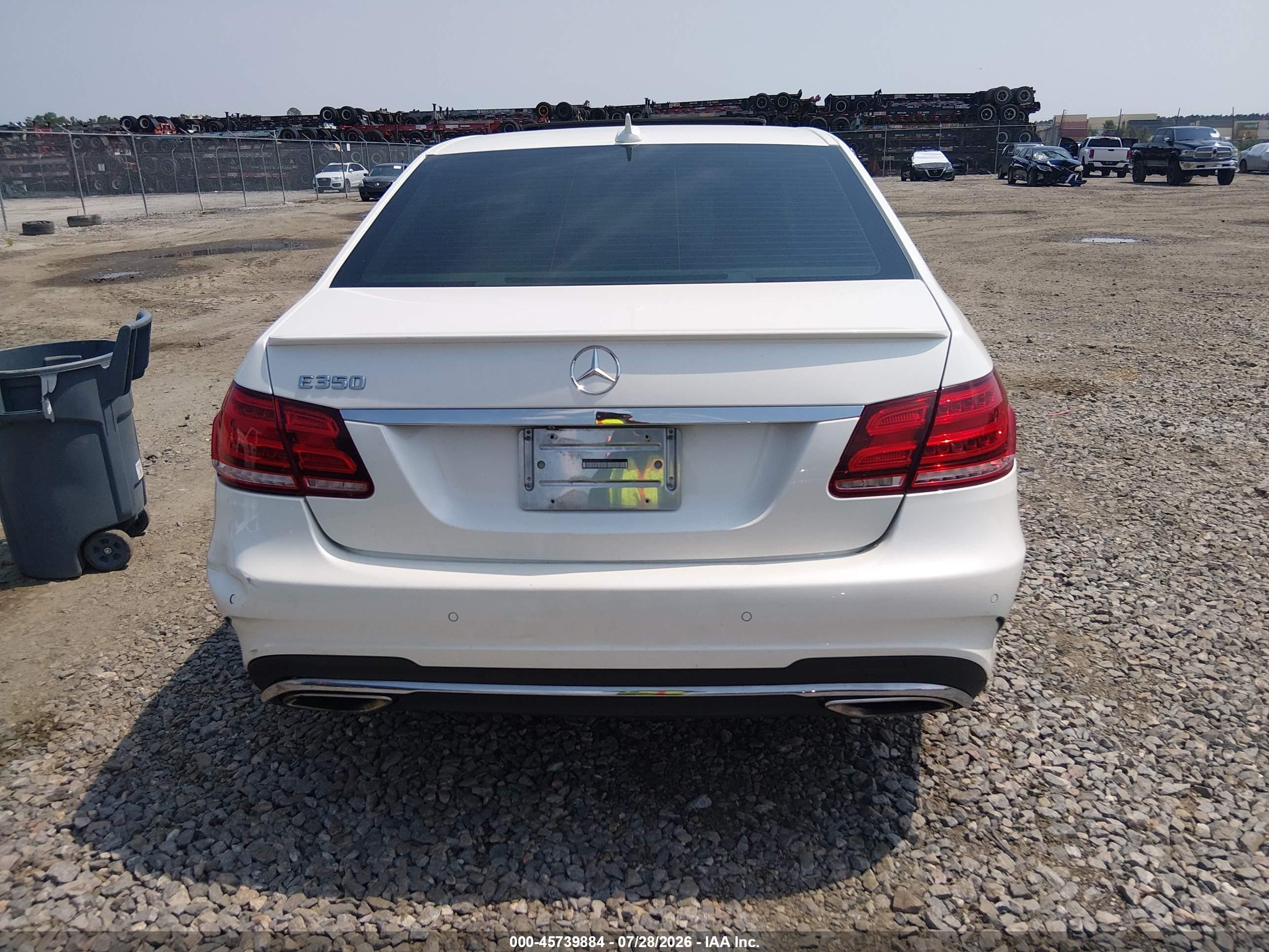 2014 Mercedes-benz E 350 White vin: WDDHF5KB4EA888935