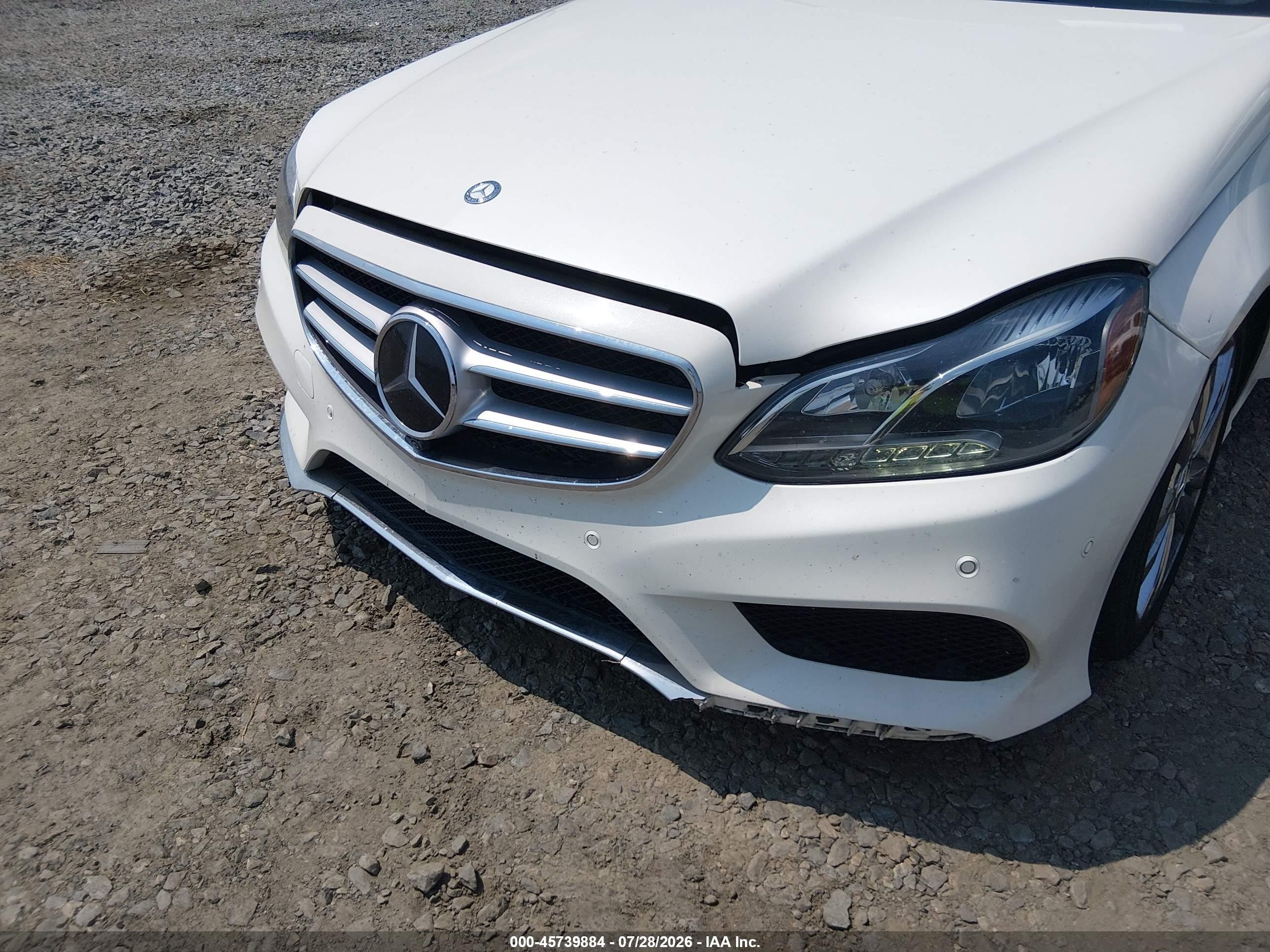 2014 Mercedes-benz E 350 White vin: WDDHF5KB4EA888935