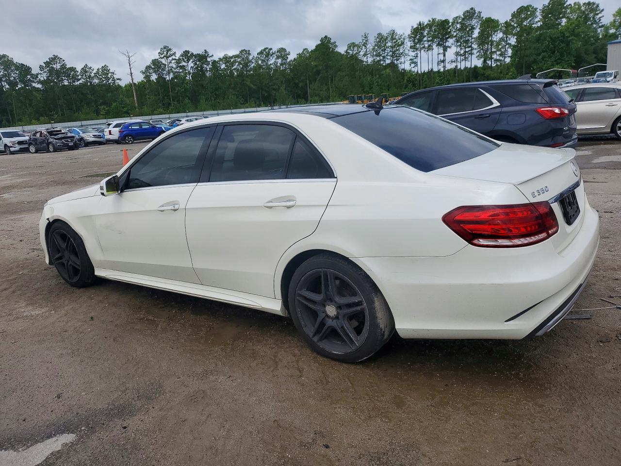 2014 Mercedes-benz E 350 White vin: WDDHF5KB4EA903434