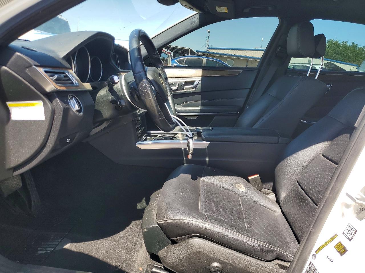 2014 Mercedes-benz E 350 White vin: WDDHF5KB4EA923599
