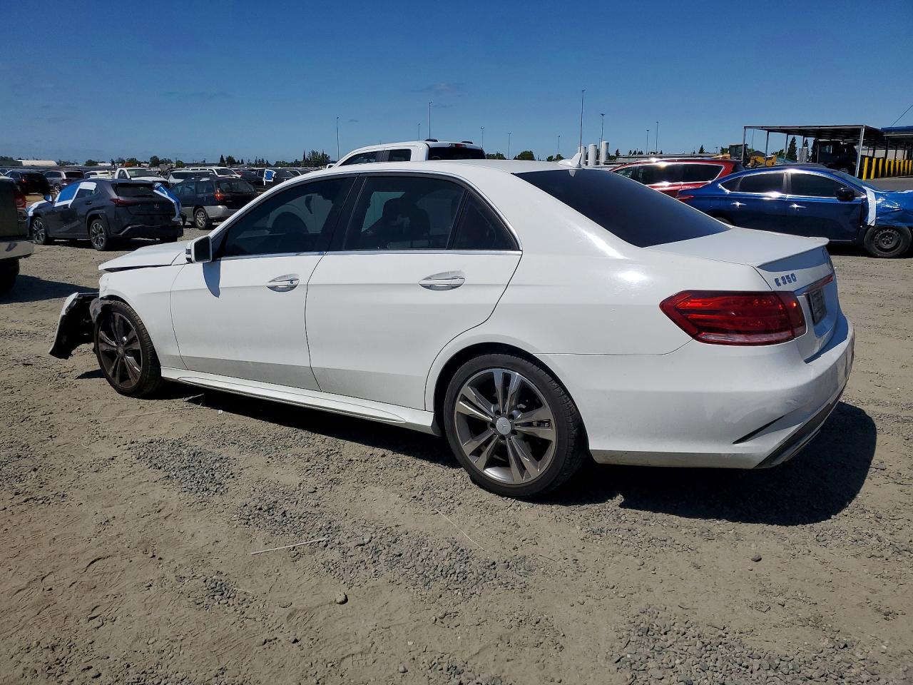 2014 Mercedes-benz E 350 White vin: WDDHF5KB4EA923599