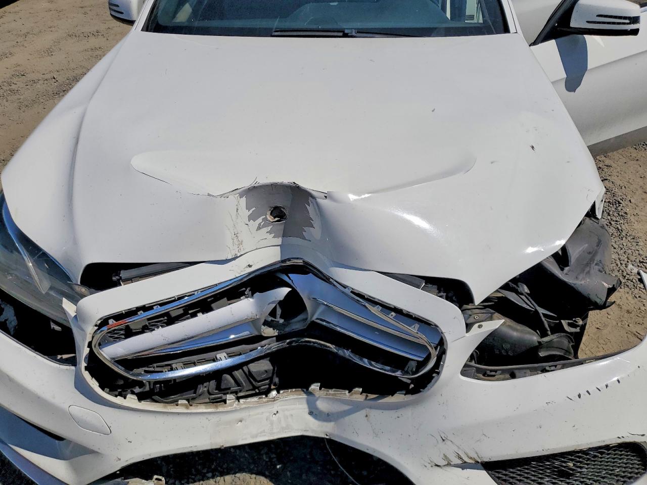 2014 Mercedes-benz E 350 White vin: WDDHF5KB4EA923599