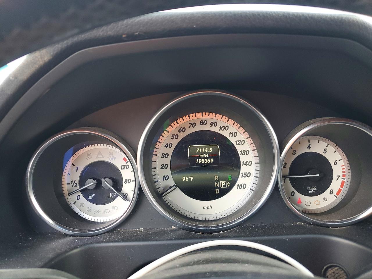 2014 Mercedes-benz E 350 White vin: WDDHF5KB4EB019195