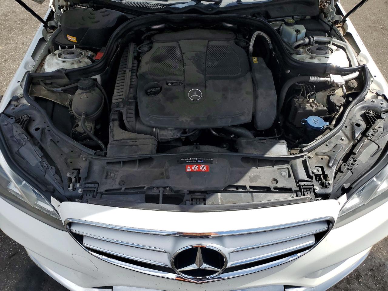 2014 Mercedes-benz E 350 White vin: WDDHF5KB4EB019195