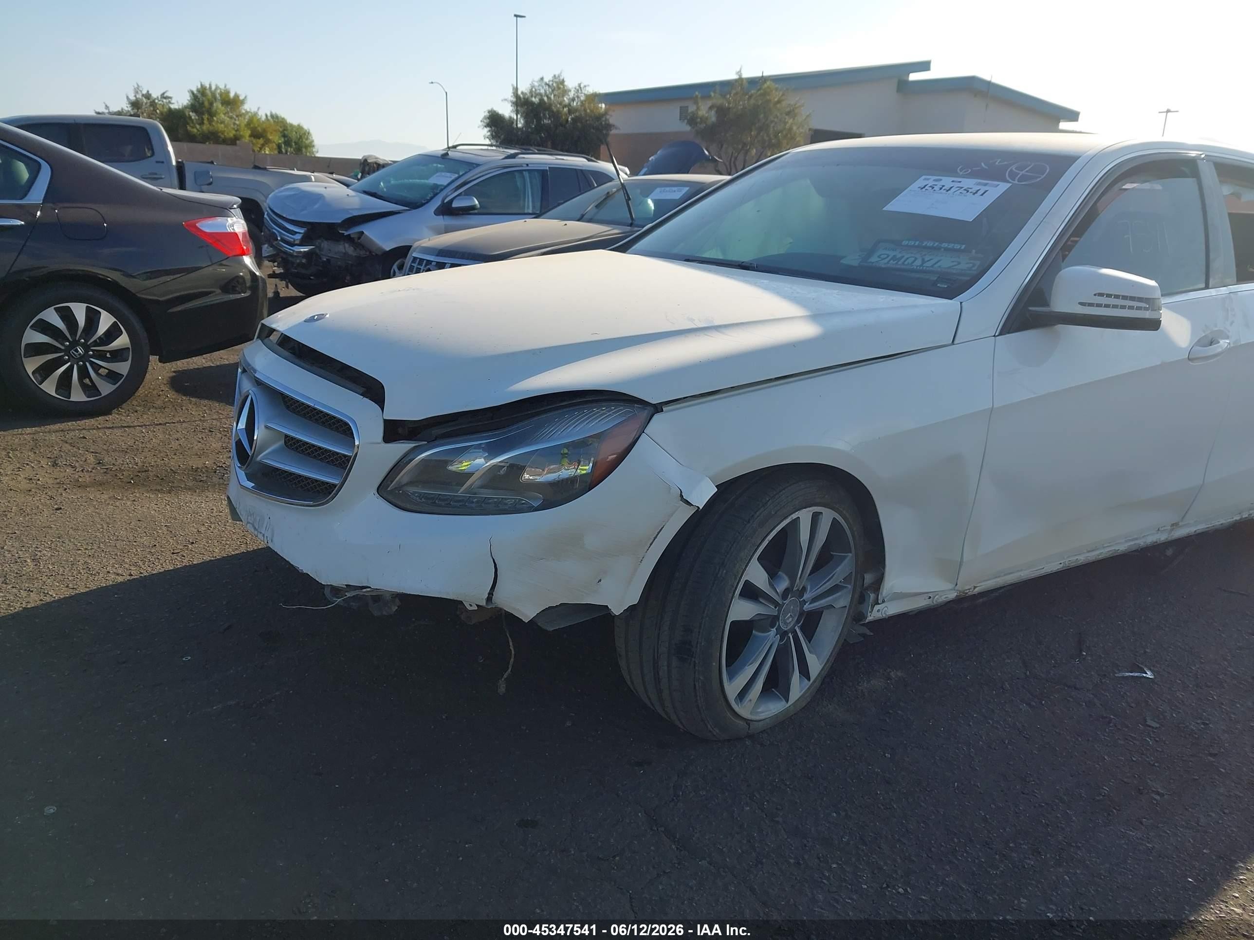 2014 Mercedes-benz E 350   White vin: WDDHF5KB4EB026938