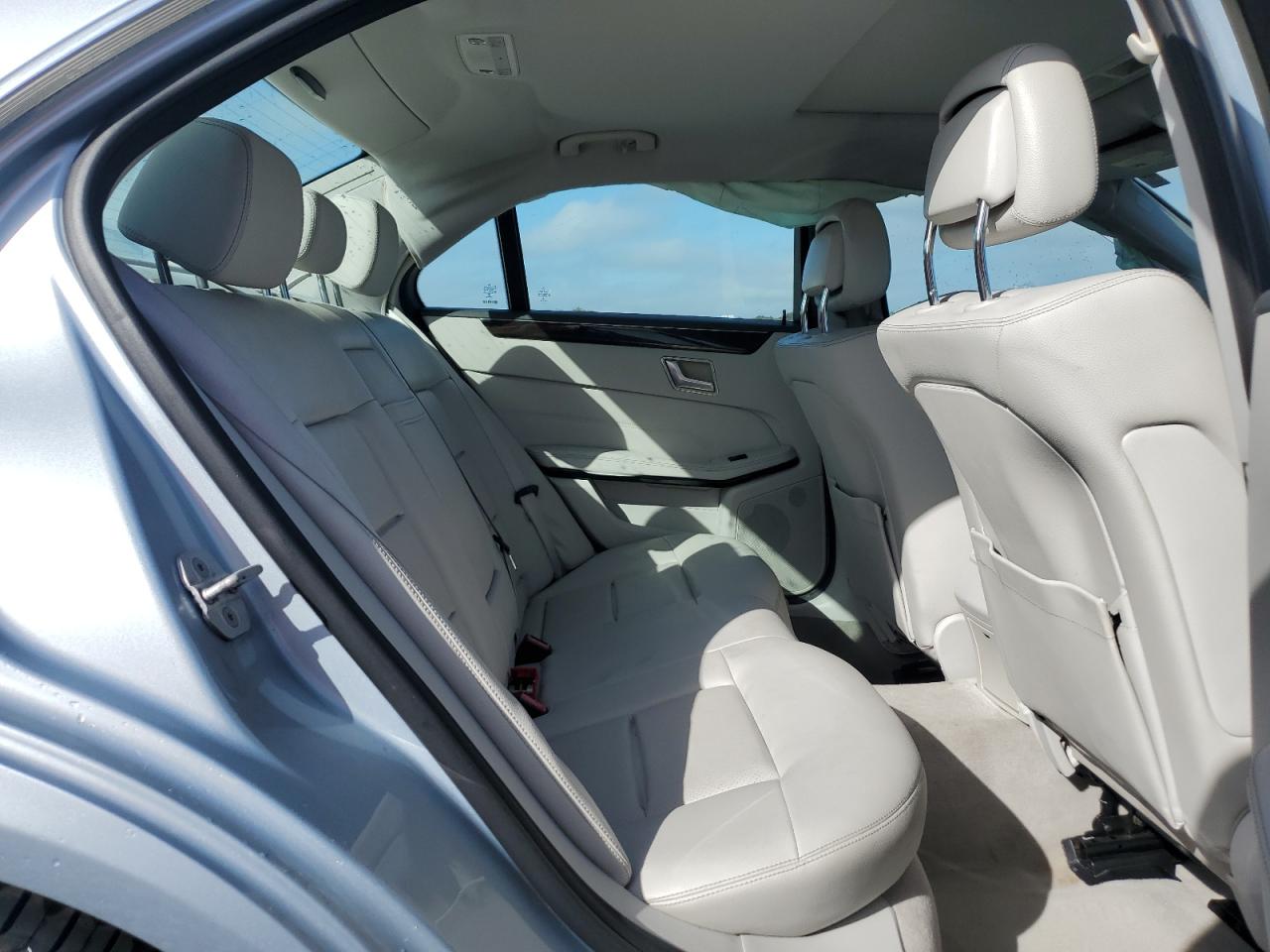 2014 Mercedes-benz E 350 Silver vin: WDDHF5KB4EB054741