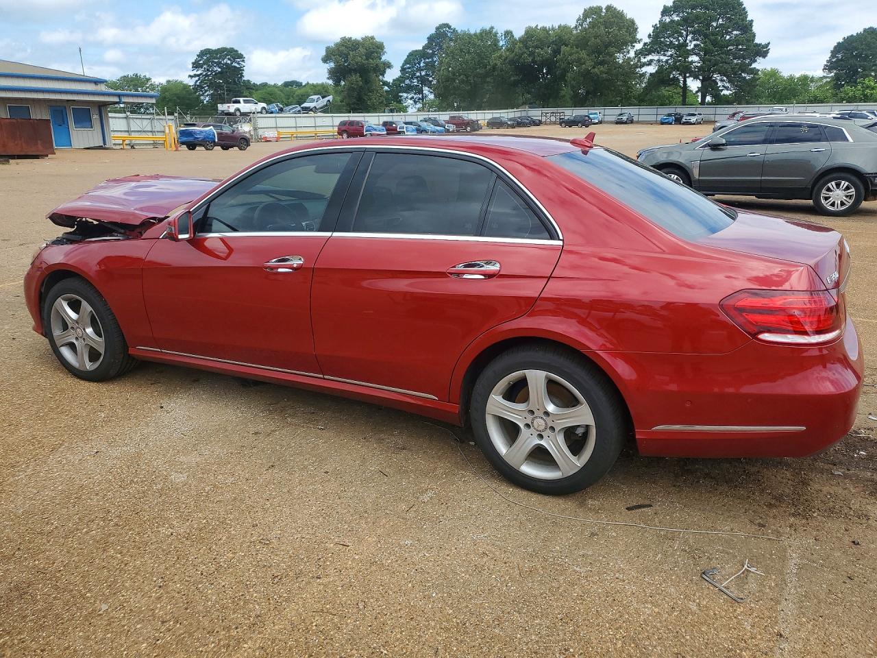 2014 Mercedes-benz E 350 Red vin: WDDHF5KB4EB056943
