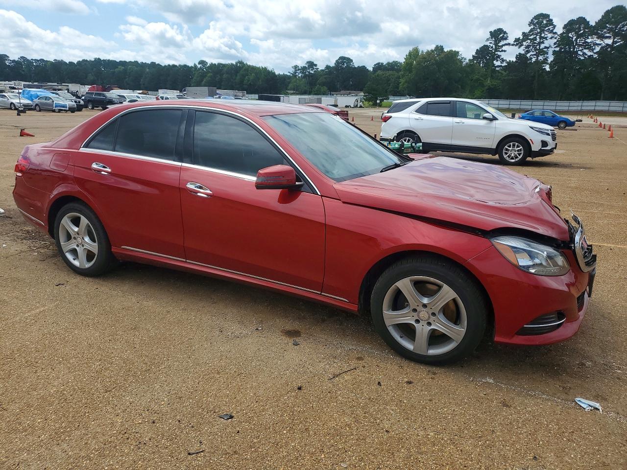 2014 Mercedes-benz E 350 Red vin: WDDHF5KB4EB056943