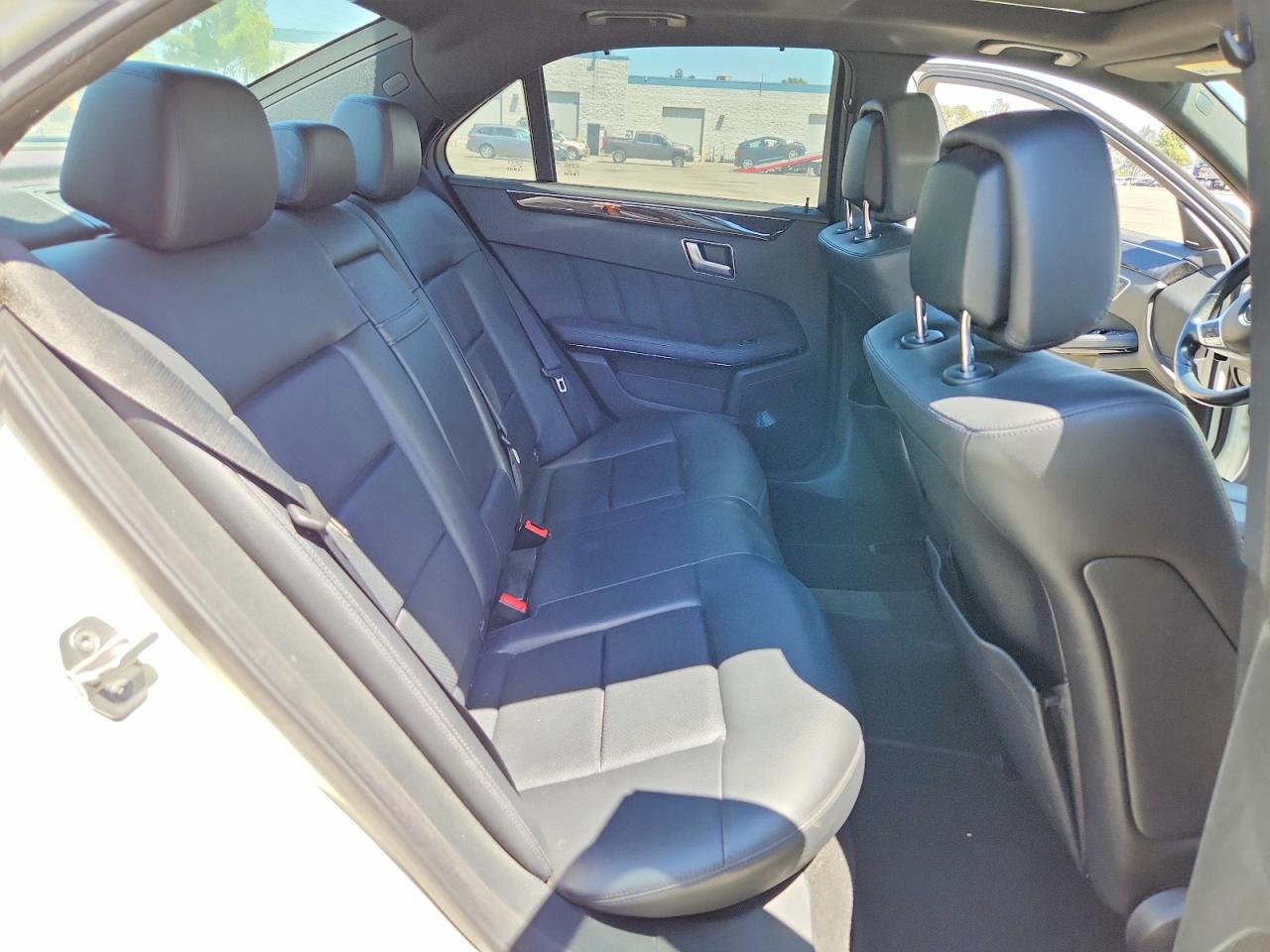2012 Mercedes-benz E 350 White vin: WDDHF5KB5CA531809