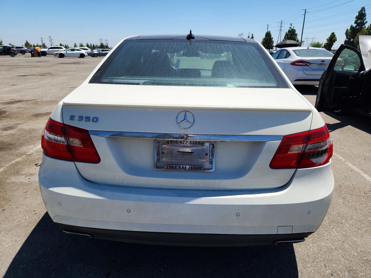 2012 Mercedes-benz E 350 White vin: WDDHF5KB5CA531809