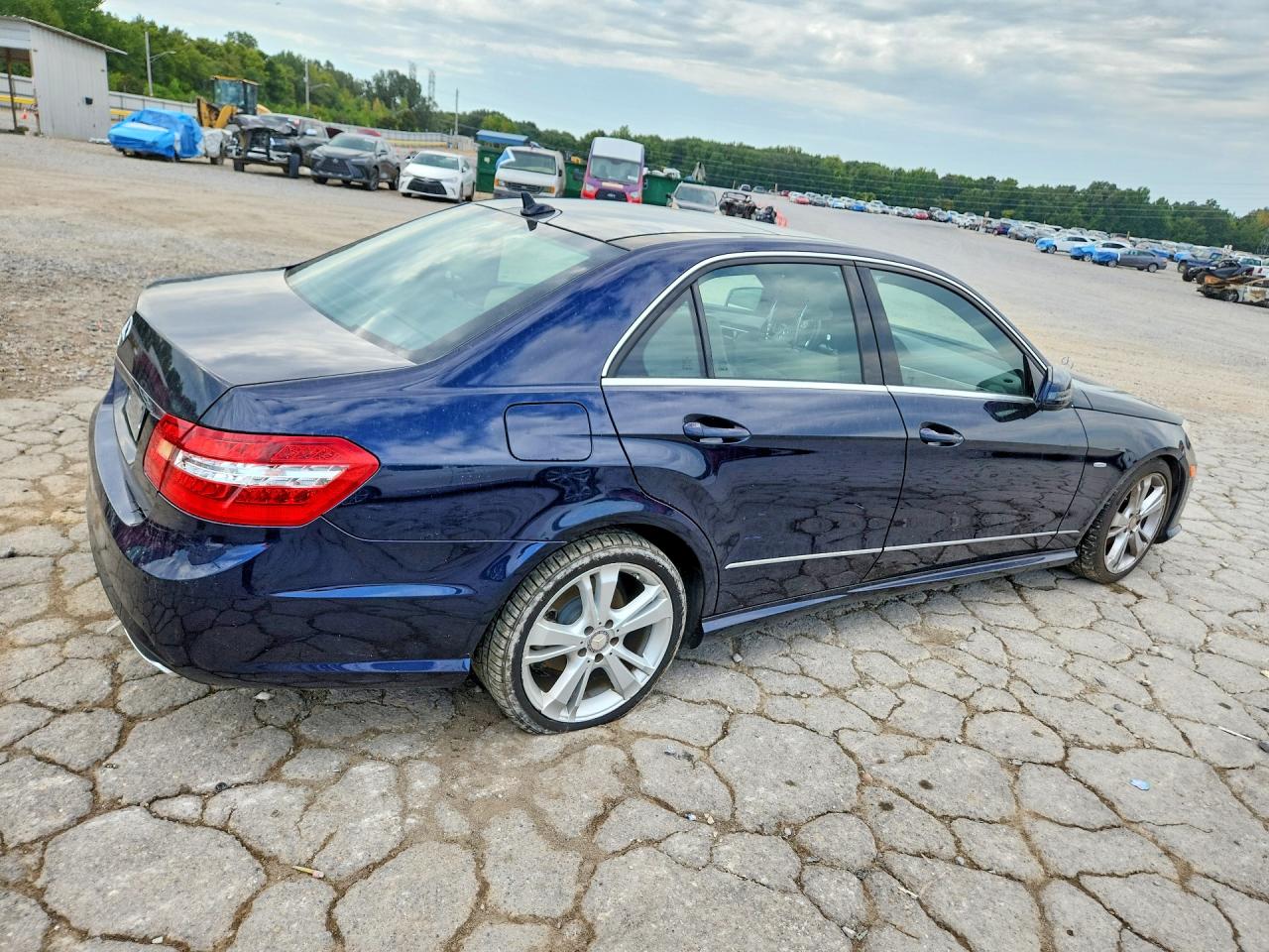 2012 Mercedes-benz E 350 Blue vin: WDDHF5KB5CA533821