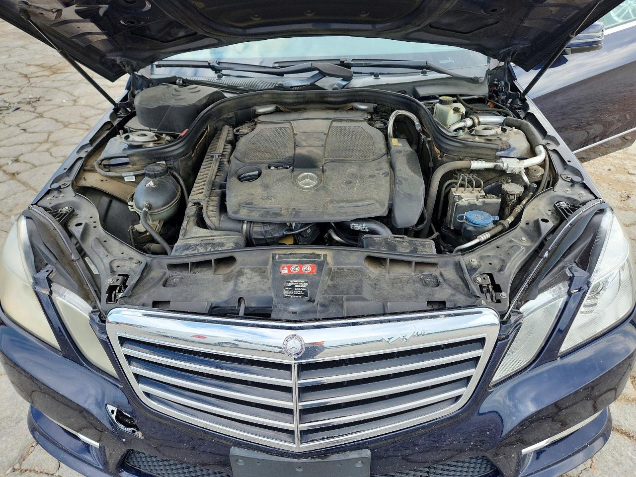 2012 Mercedes-benz E 350 Blue vin: WDDHF5KB5CA533821