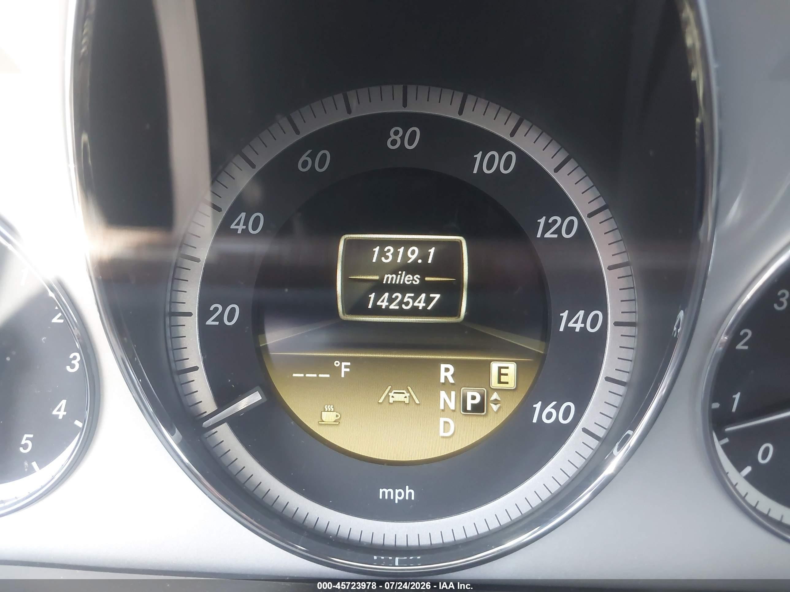 2012 Mercedes-benz E 350   Черный vin: WDDHF5KB5CA588592