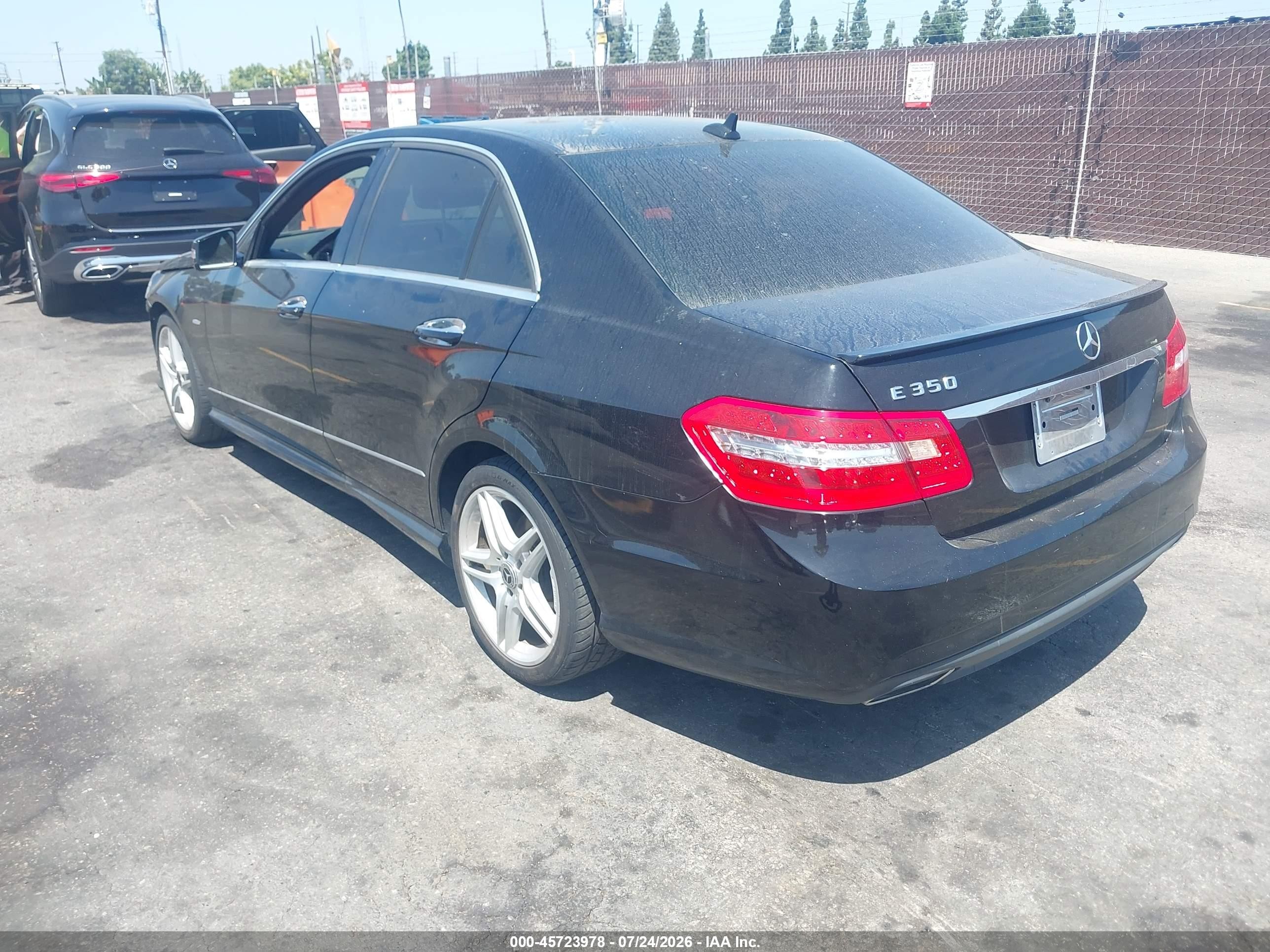 2012 Mercedes-benz E 350   Черный vin: WDDHF5KB5CA588592