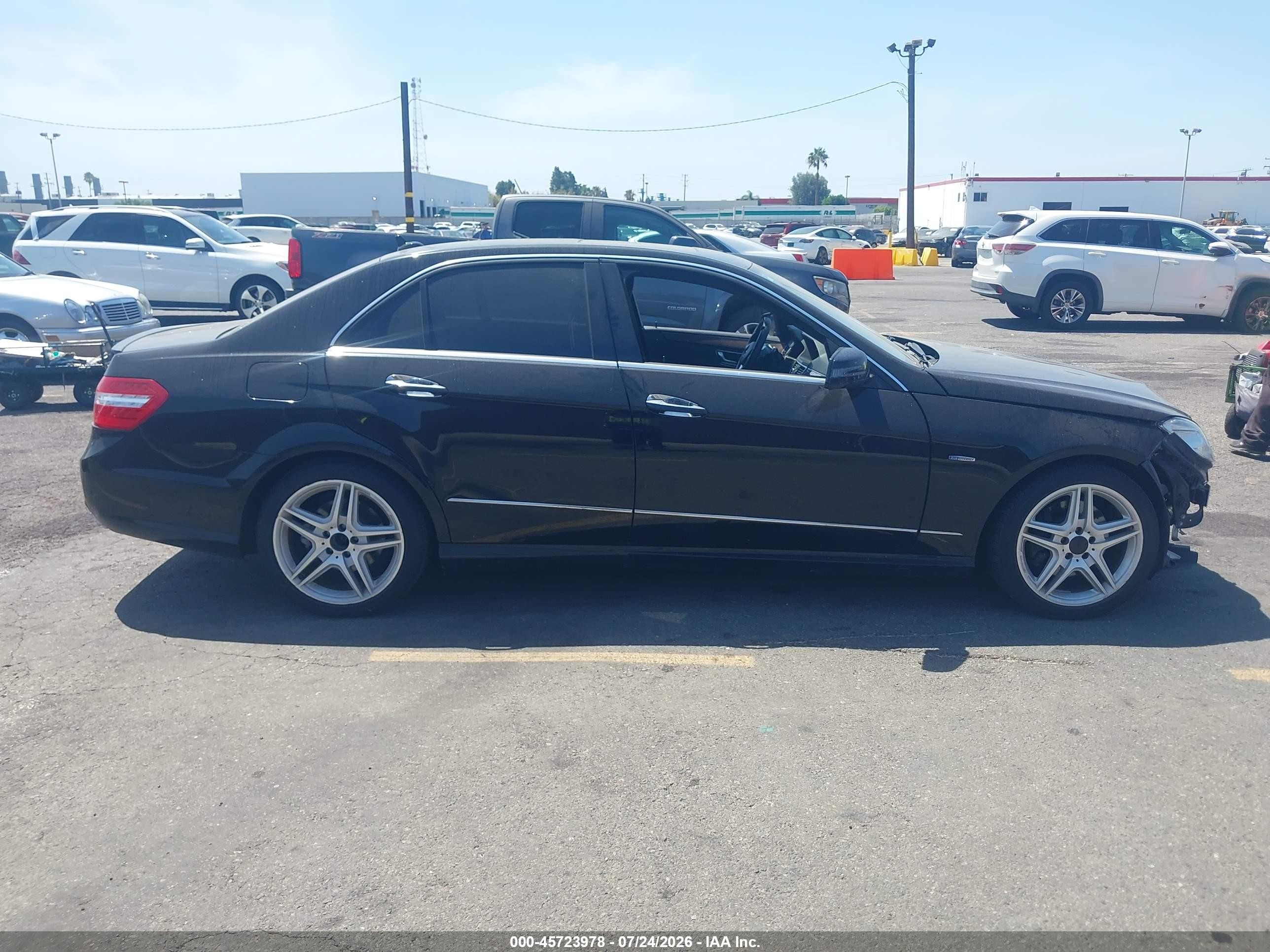 2012 Mercedes-benz E 350   Черный vin: WDDHF5KB5CA588592