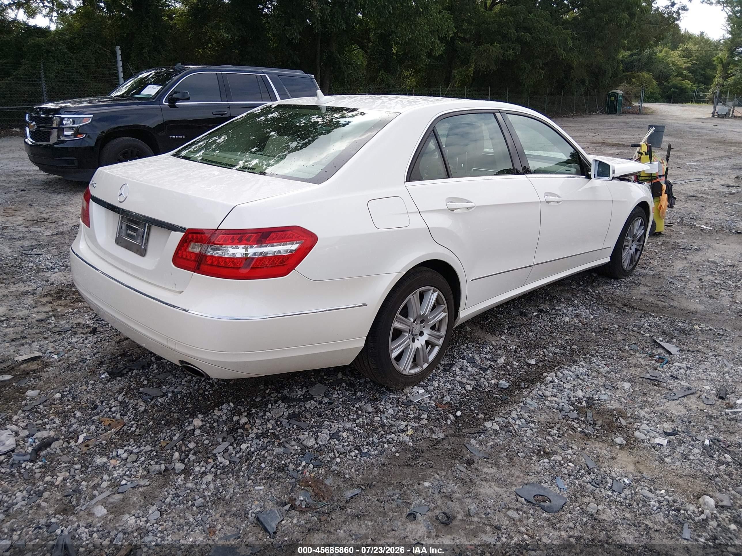 2013 Mercedes-benz E 350 Белый vin: WDDHF5KB5DA706349