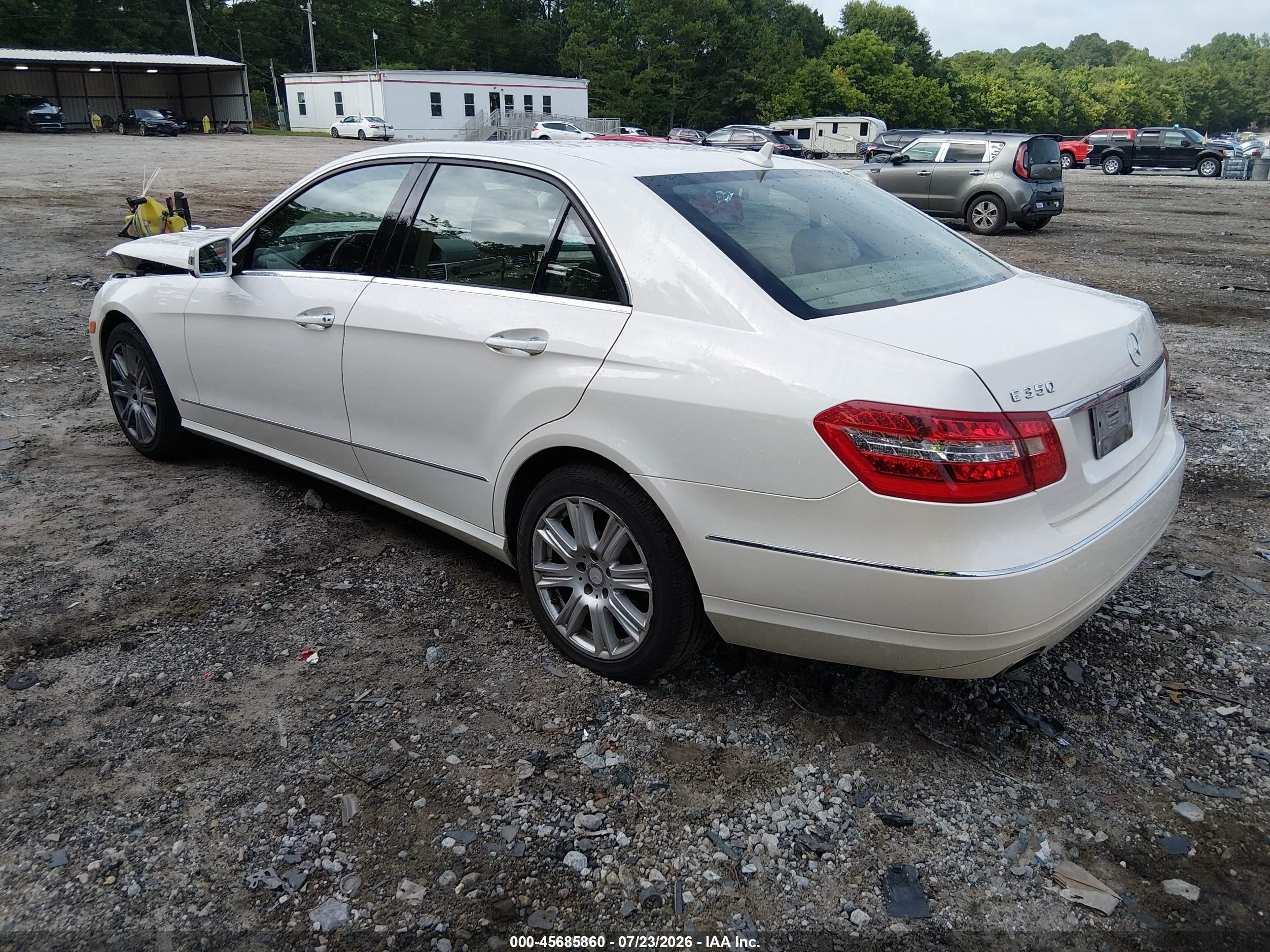 2013 Mercedes-benz E 350 Белый vin: WDDHF5KB5DA706349