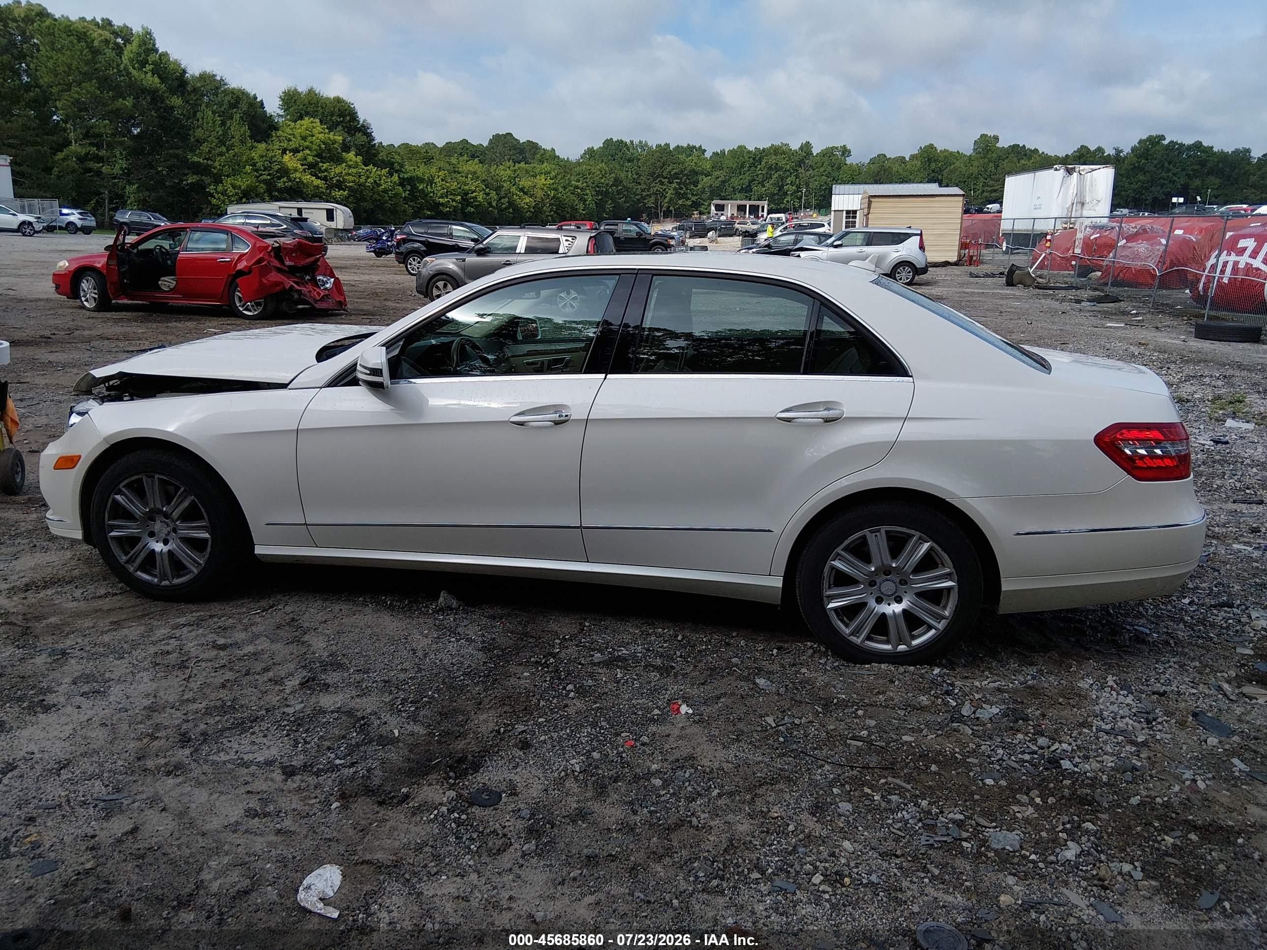 2013 Mercedes-benz E 350 Белый vin: WDDHF5KB5DA706349