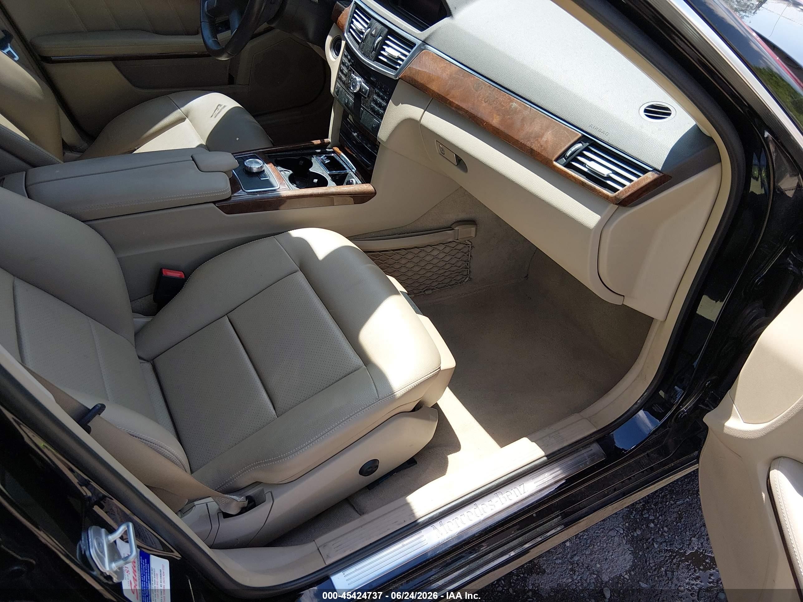 2013 Mercedes-benz E 350   Black vin: WDDHF5KB5DA722406