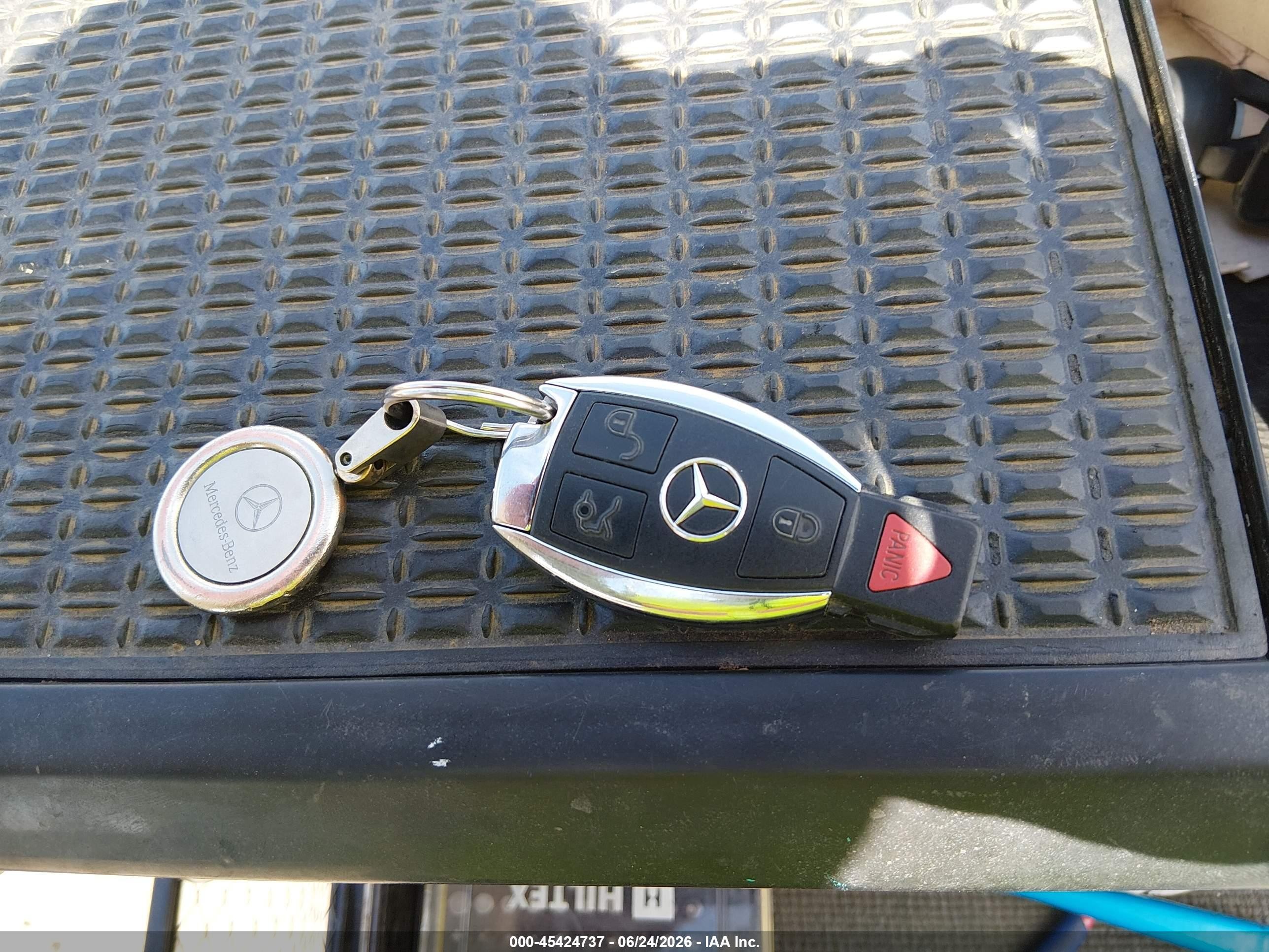 2013 Mercedes-benz E 350   Black vin: WDDHF5KB5DA722406
