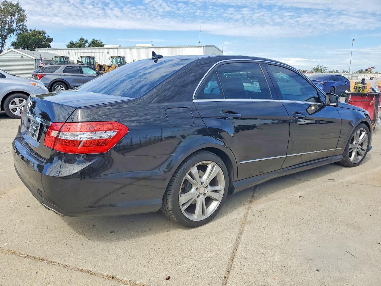 2013 Mercedes-benz E 350 Черный vin: WDDHF5KB5DA732854