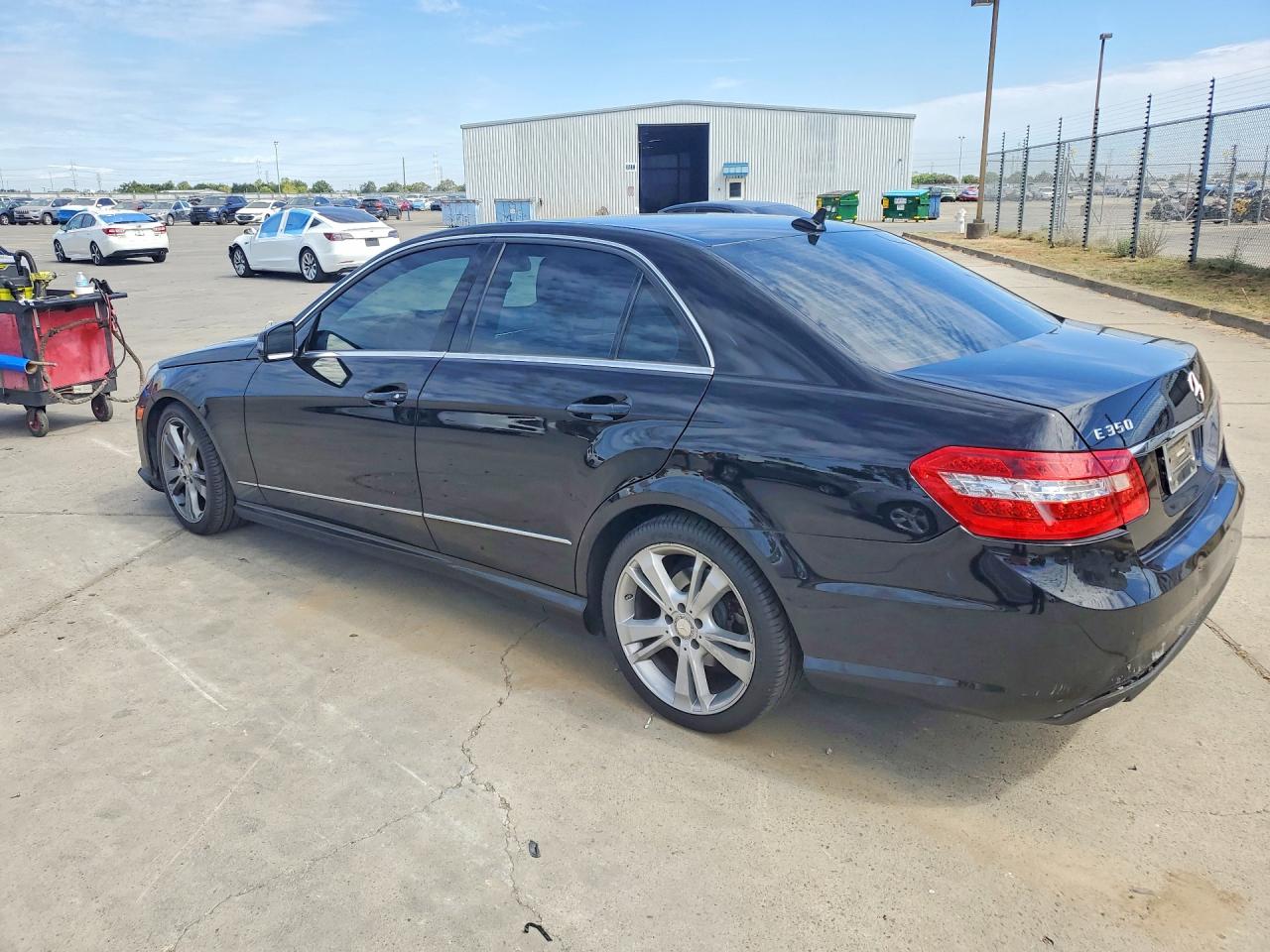 2013 Mercedes-benz E 350 Черный vin: WDDHF5KB5DA732854