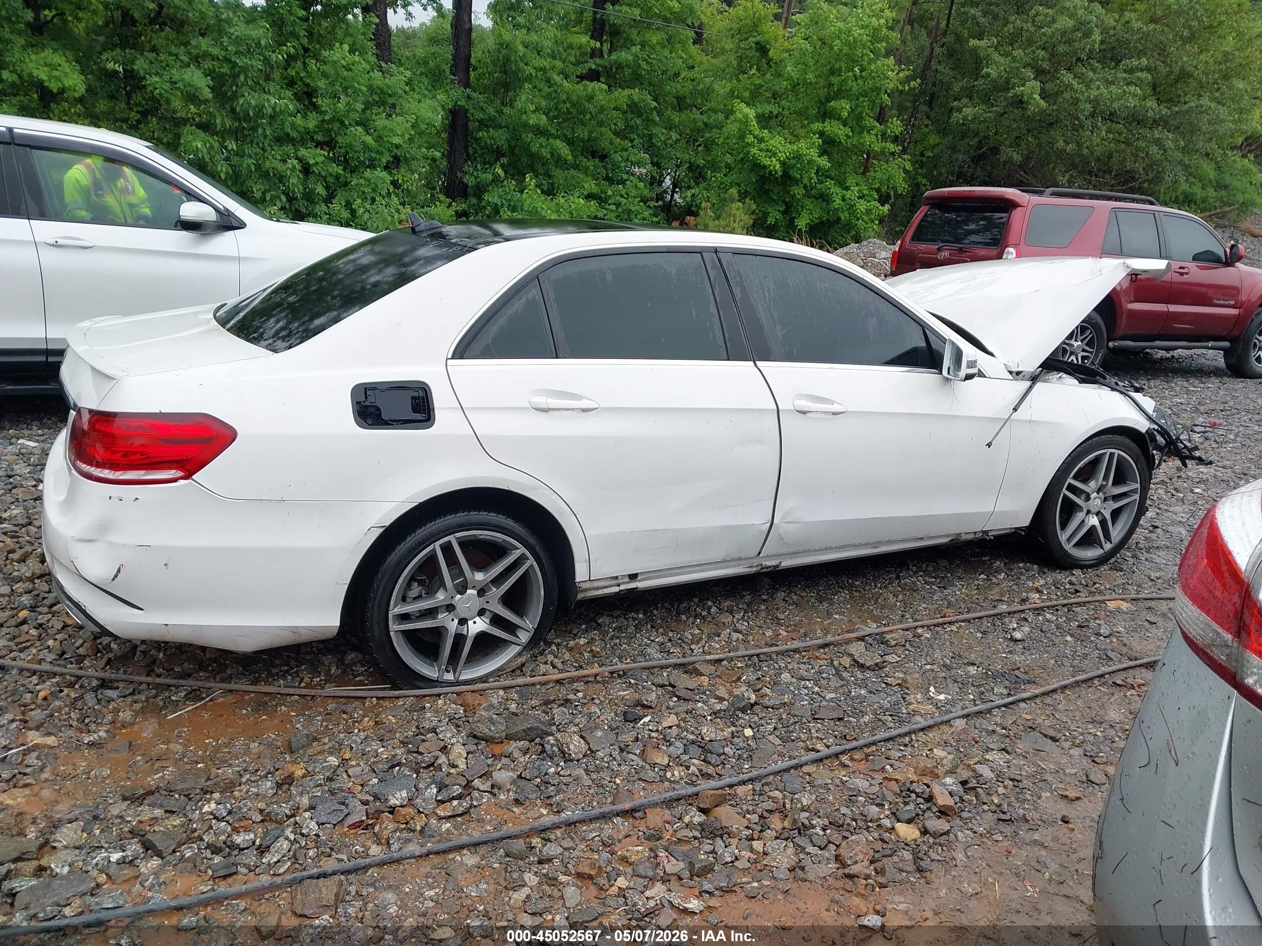 2014 Mercedes-benz E 350   Белый vin: WDDHF5KB5EA777181