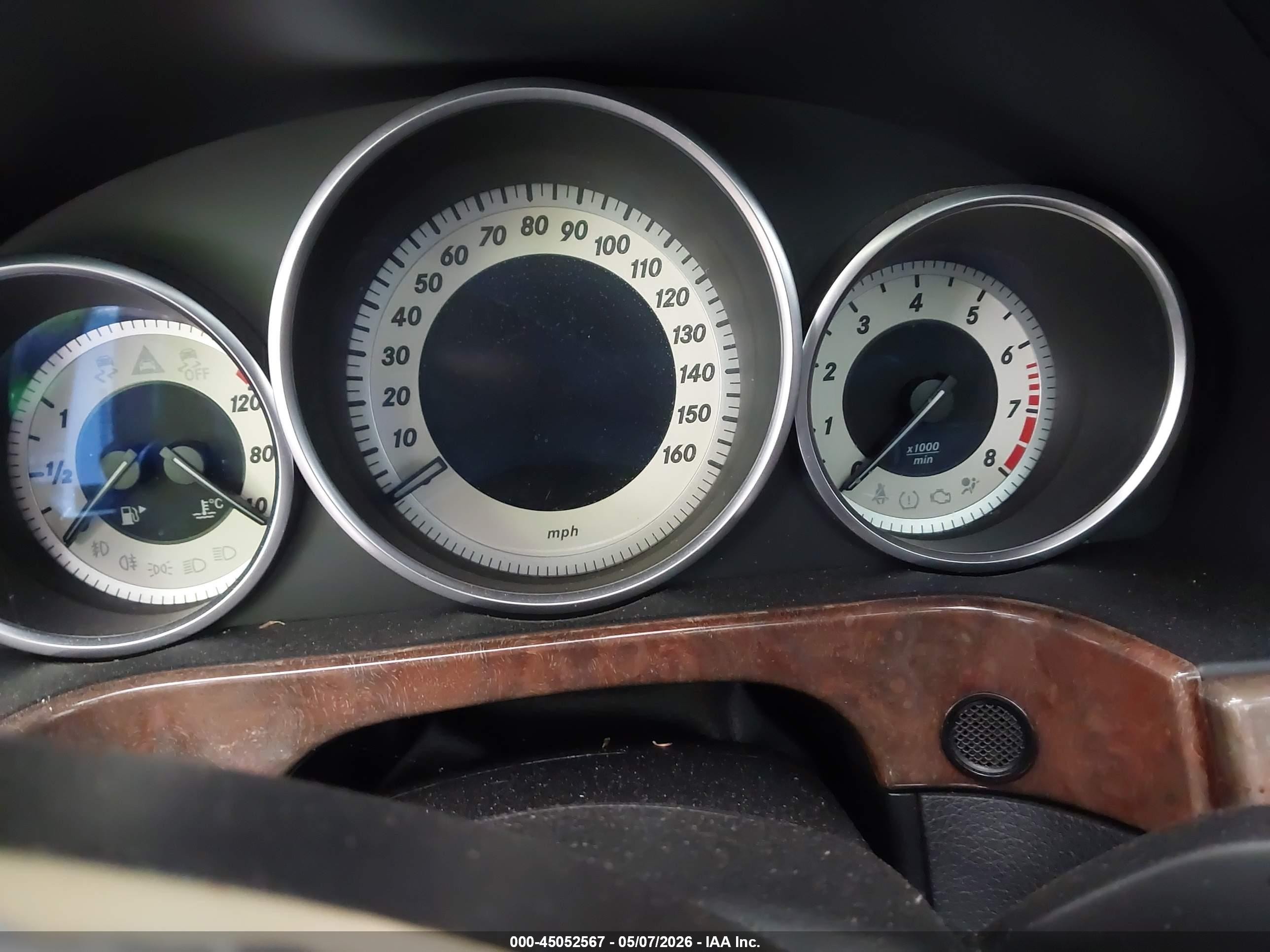 2014 Mercedes-benz E 350   Белый vin: WDDHF5KB5EA777181