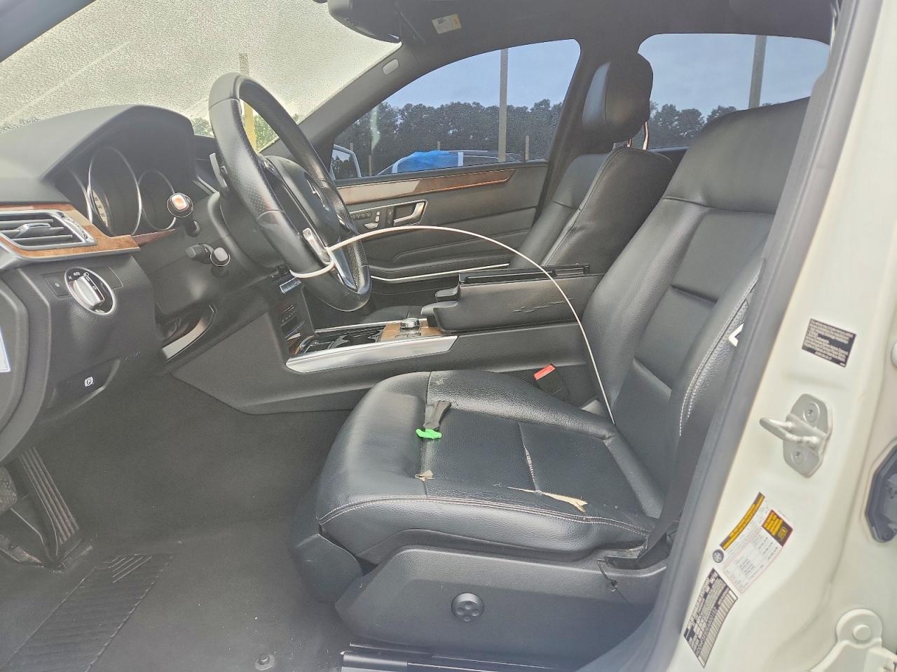 2014 Mercedes-benz E 350 White vin: WDDHF5KB5EA800152