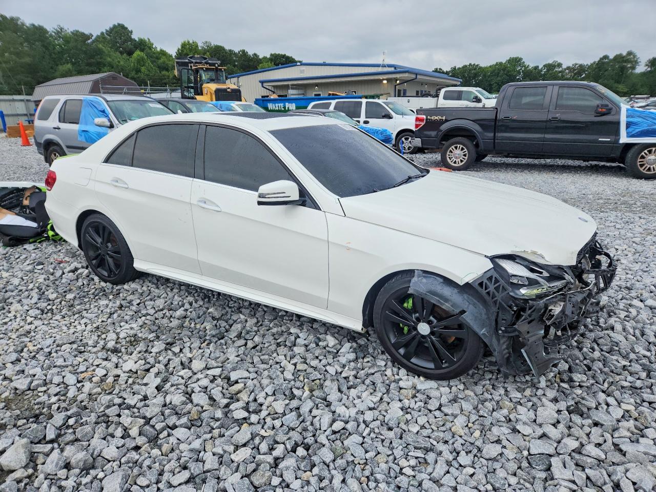 2014 Mercedes-benz E 350 White vin: WDDHF5KB5EA800152