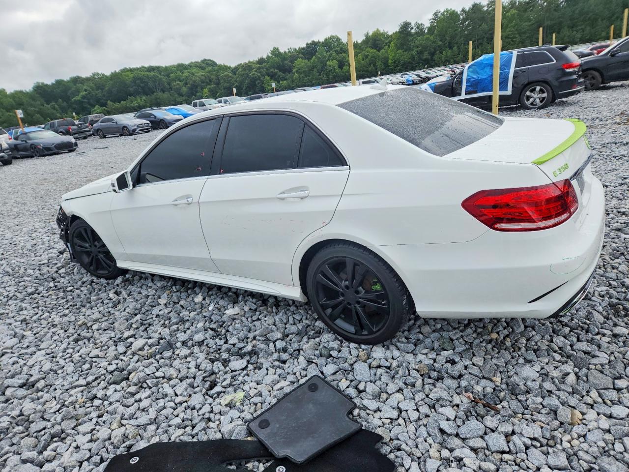 2014 Mercedes-benz E 350 White vin: WDDHF5KB5EA800152