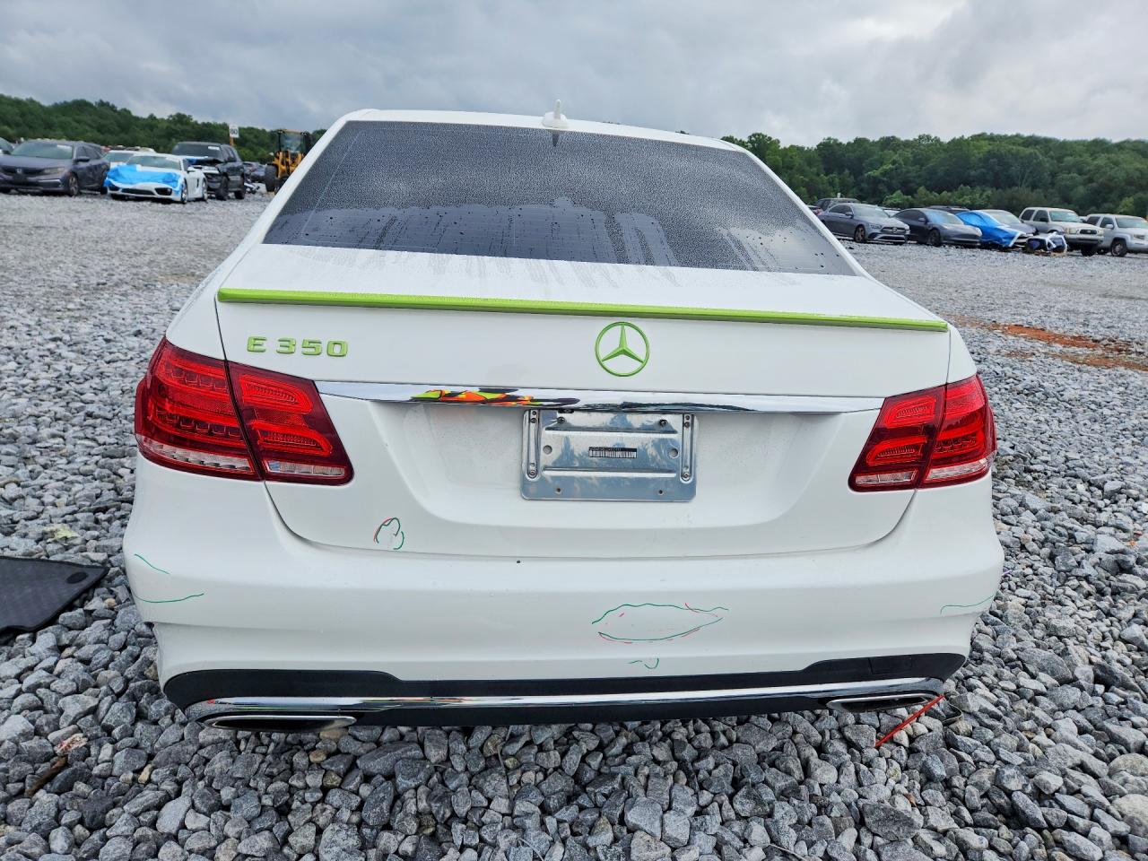 2014 Mercedes-benz E 350 White vin: WDDHF5KB5EA800152