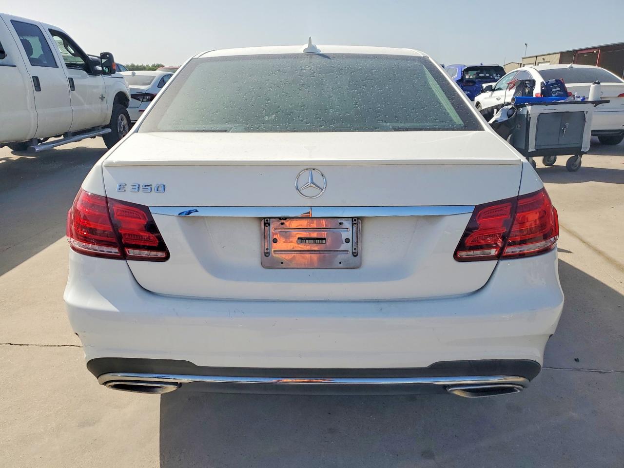 2014 Mercedes-benz E 350 White vin: WDDHF5KB5EA862246