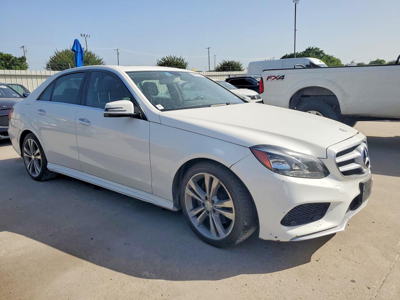 2014 Mercedes-benz E 350 White vin: WDDHF5KB5EA862246
