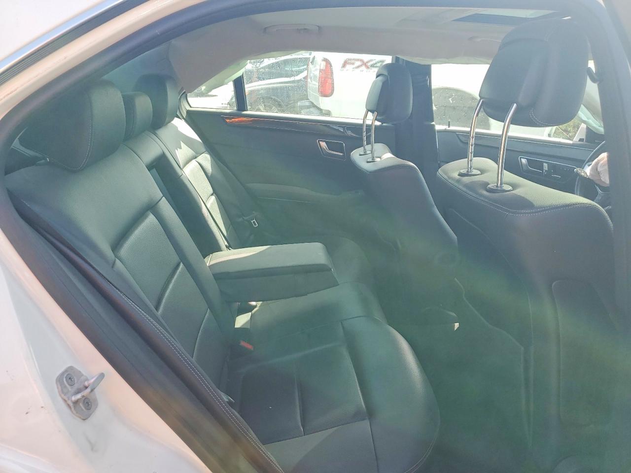 2014 Mercedes-benz E 350 White vin: WDDHF5KB5EA862246