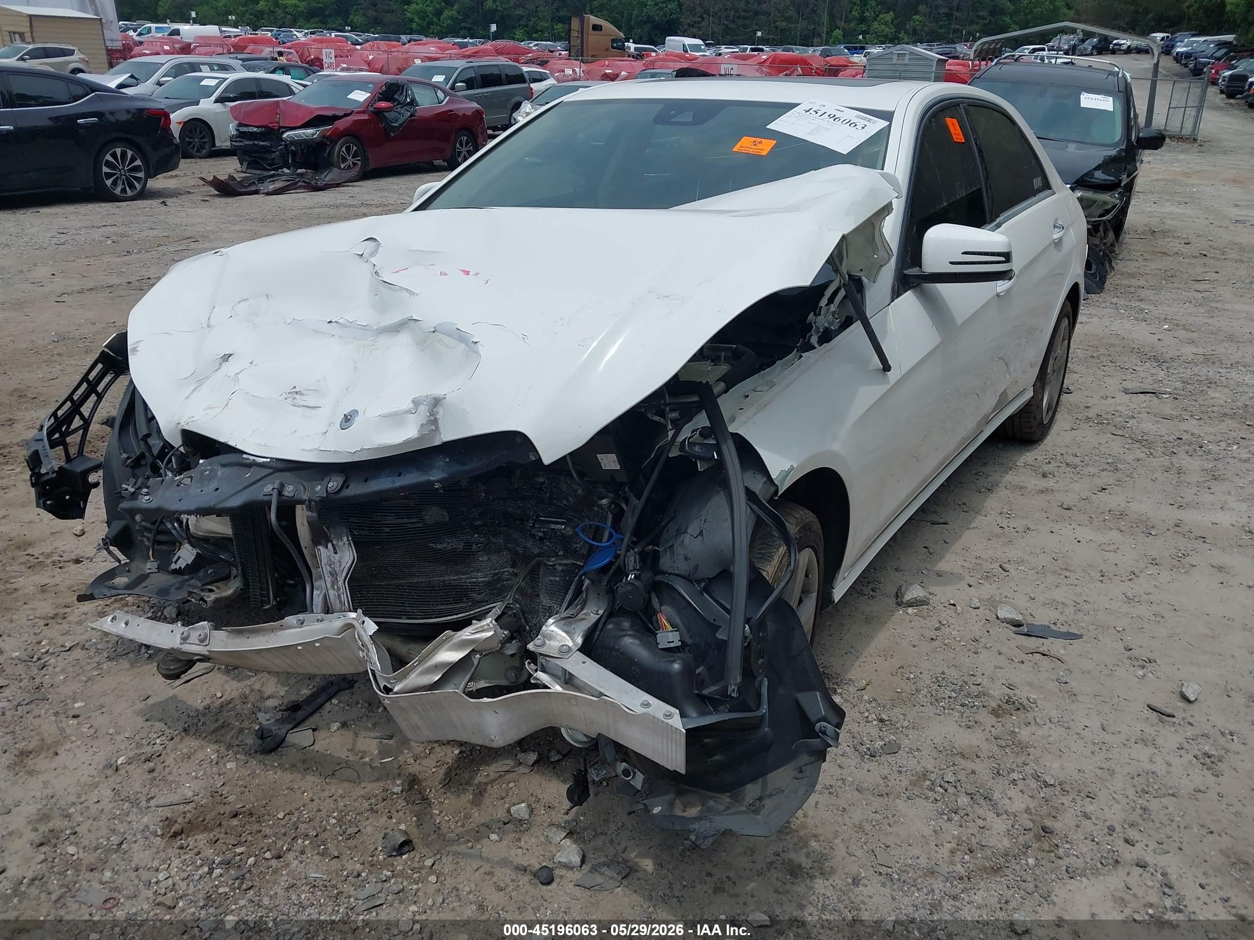 2014 Mercedes-benz E 350   White vin: WDDHF5KB5EA872372