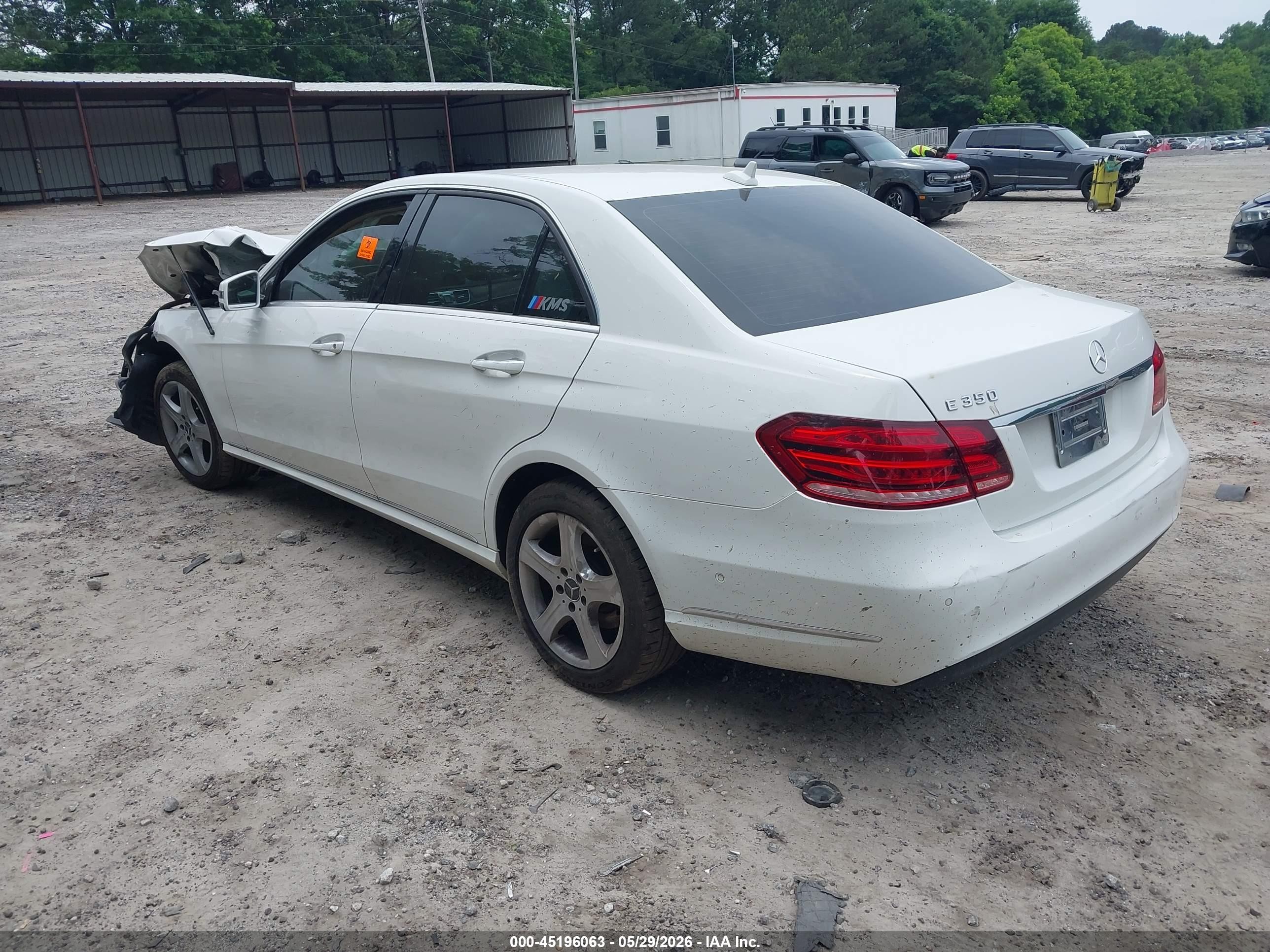 2014 Mercedes-benz E 350   White vin: WDDHF5KB5EA872372