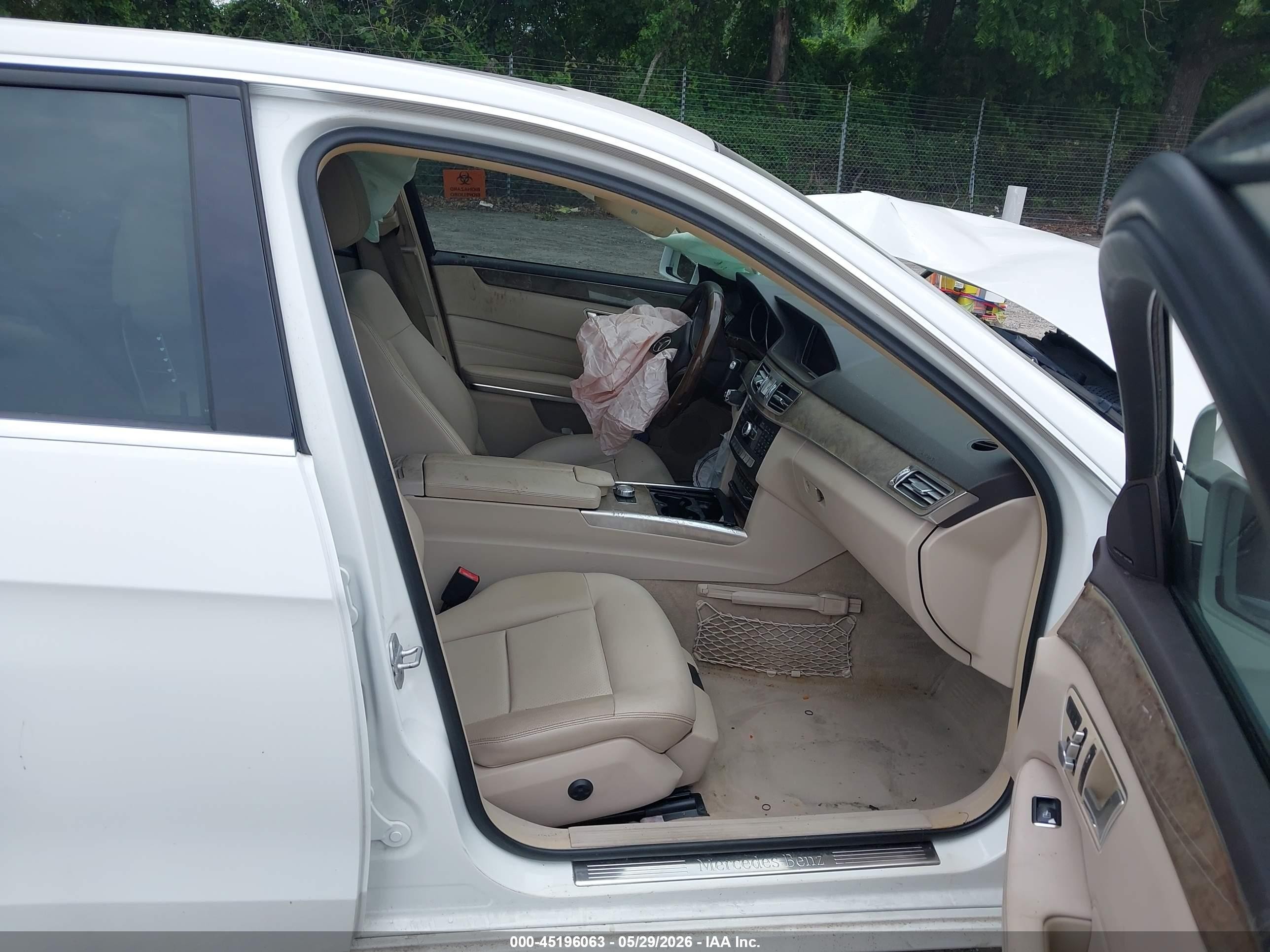 2014 Mercedes-benz E 350   White vin: WDDHF5KB5EA872372