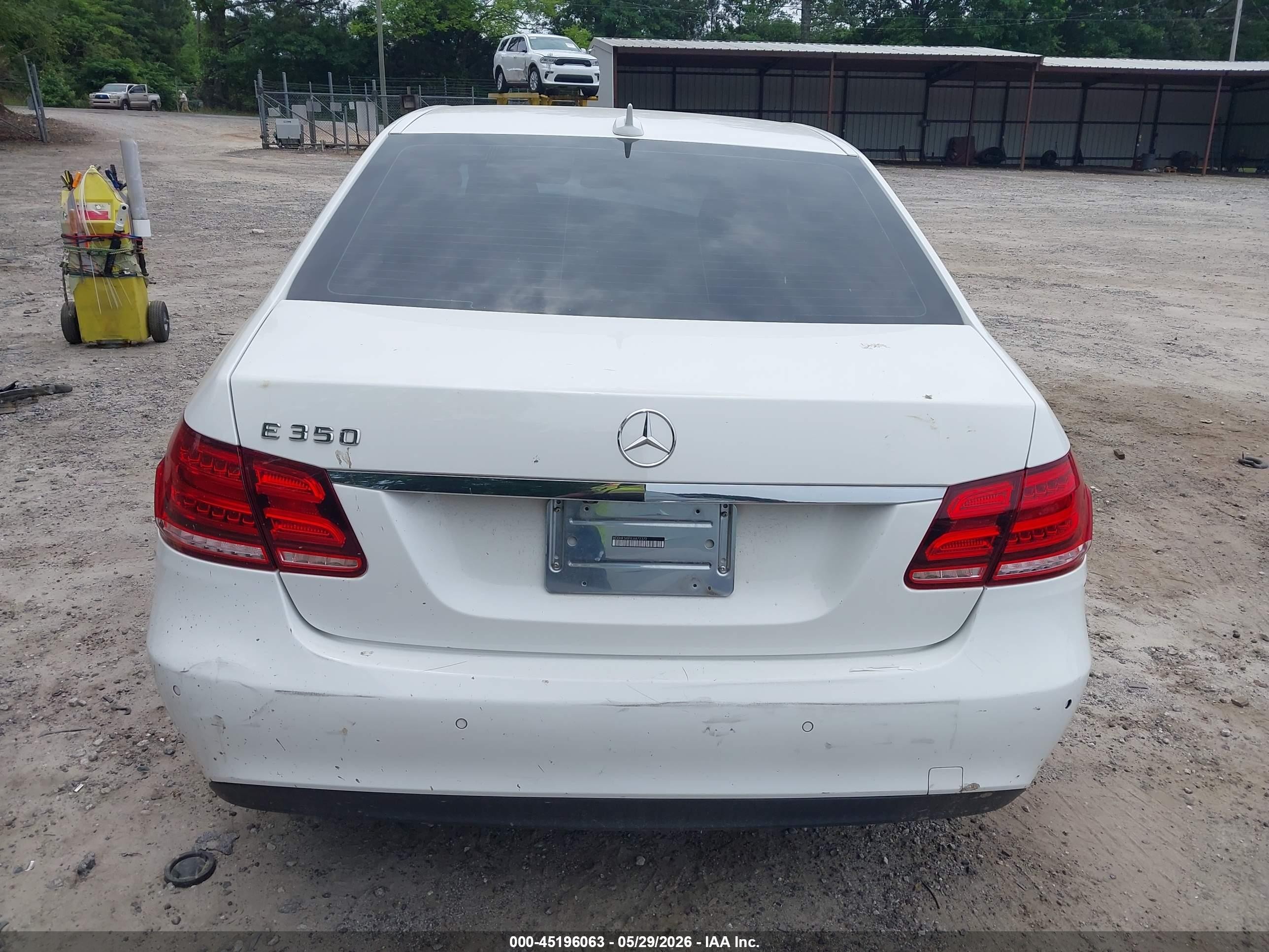 2014 Mercedes-benz E 350   White vin: WDDHF5KB5EA872372