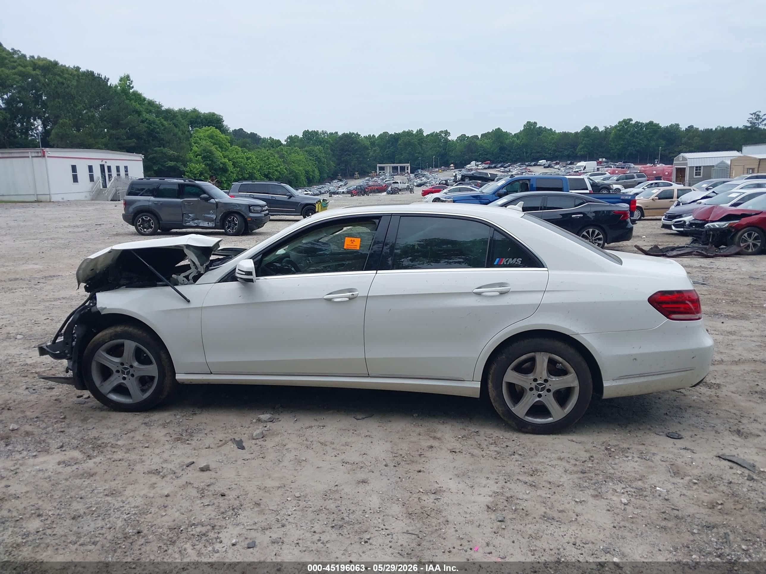 2014 Mercedes-benz E 350   White vin: WDDHF5KB5EA872372